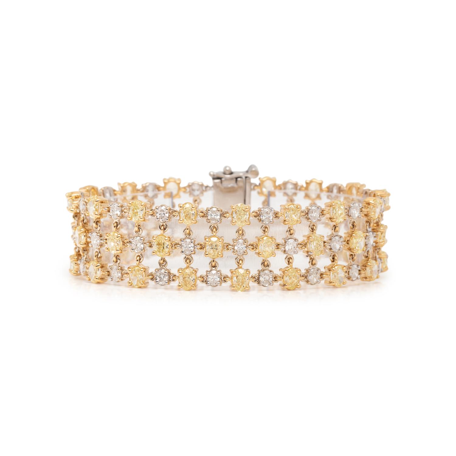 COLORED DIAMOND AND DIAMOND BRACELET