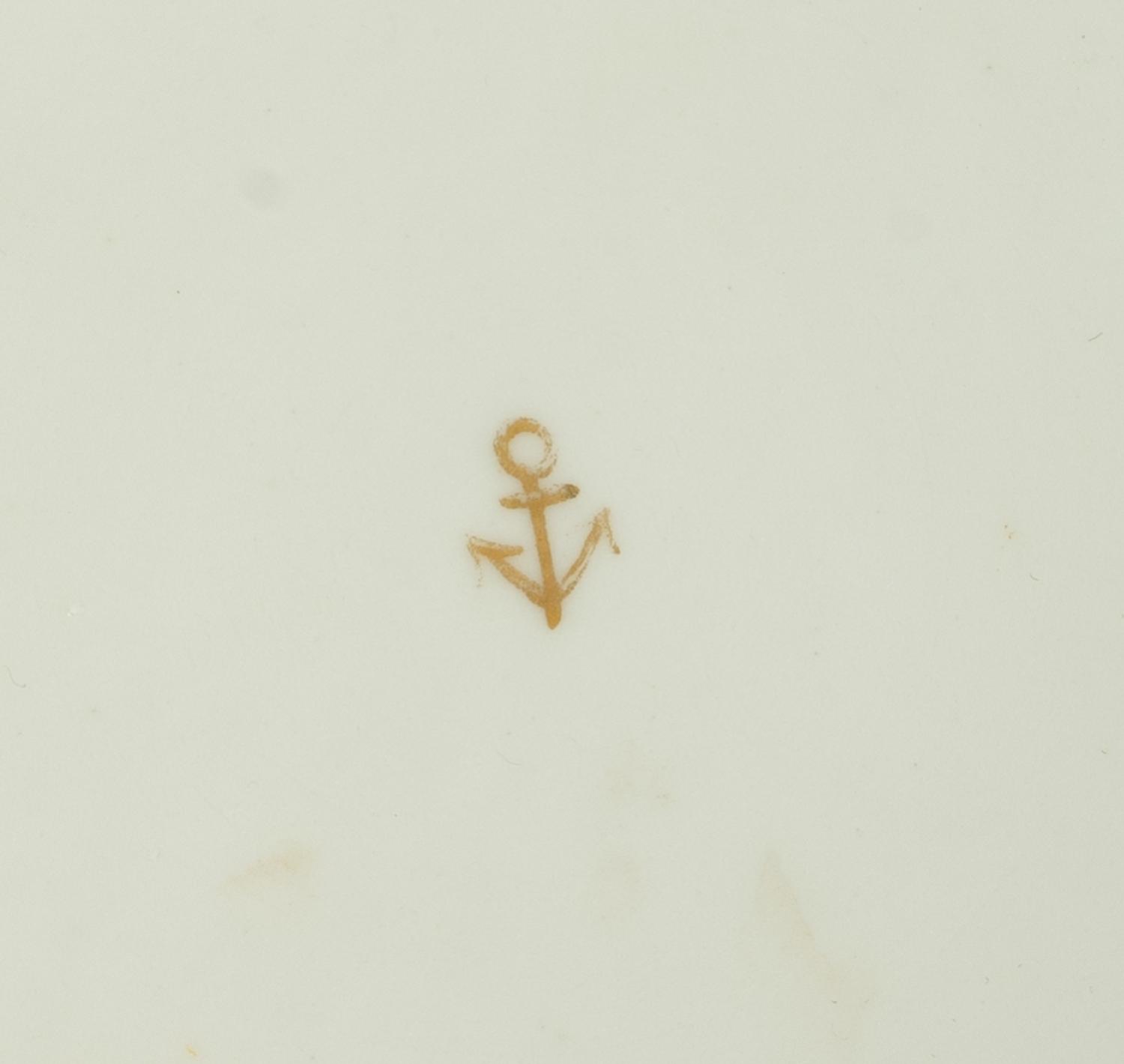 A Chelsea Porcelain Gold Anchor Period Bowl — 18TH CENTURY