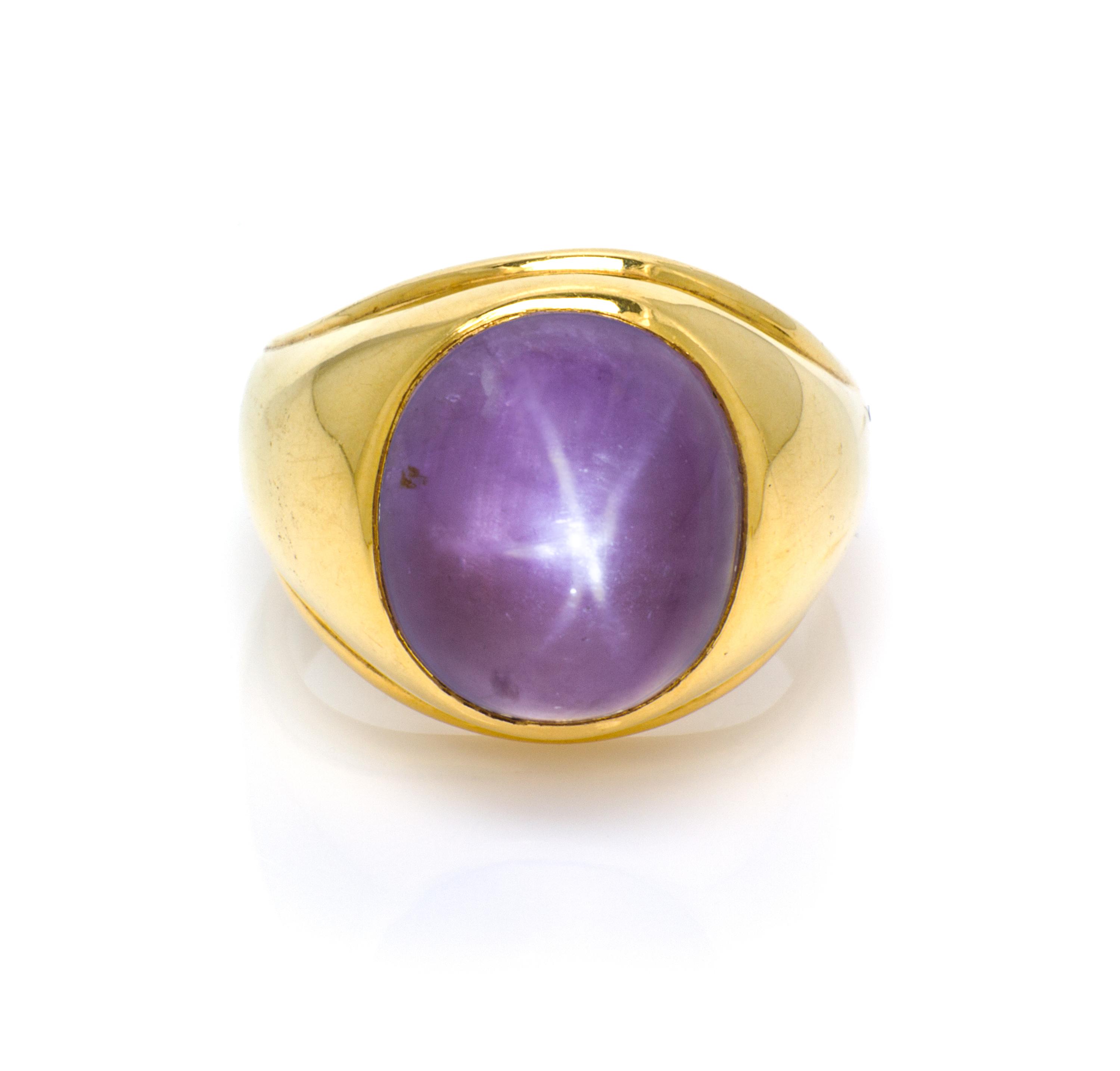 A 22 Karat Yellow Gold and Star Sapphire Ring, 15.50 dwts.