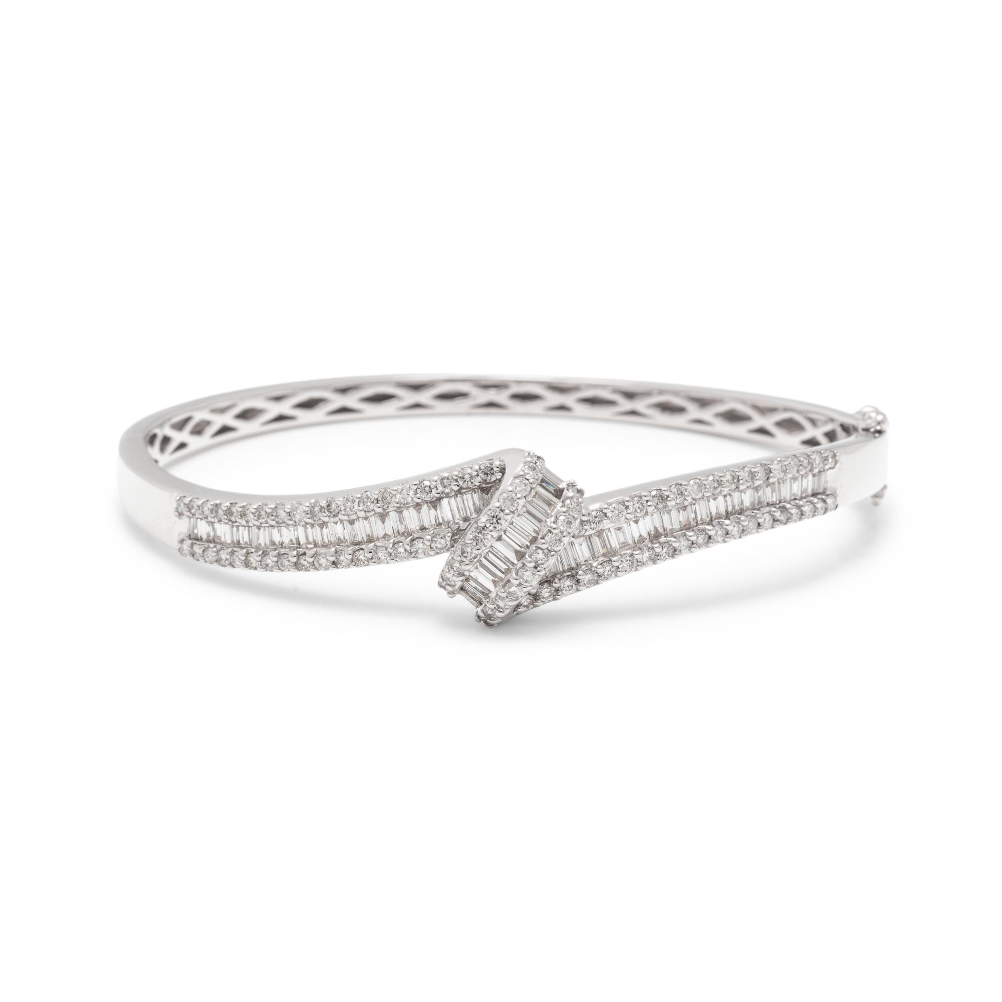 WHITE GOLD AND DIAMOND BANGLE BRACELET