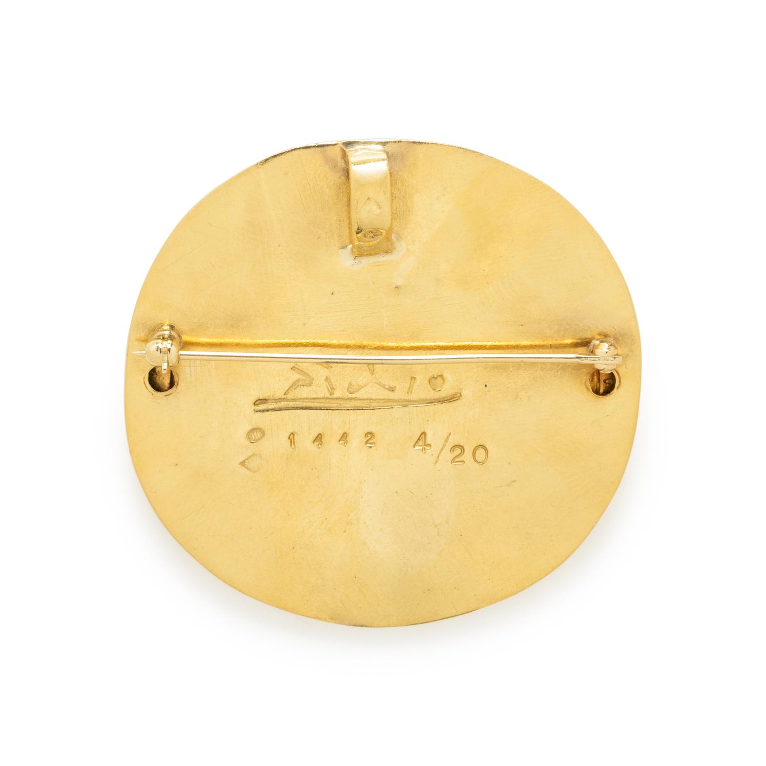 AFTER PABLO PICASSO, HIGH KARAT GOLD MEDALLION