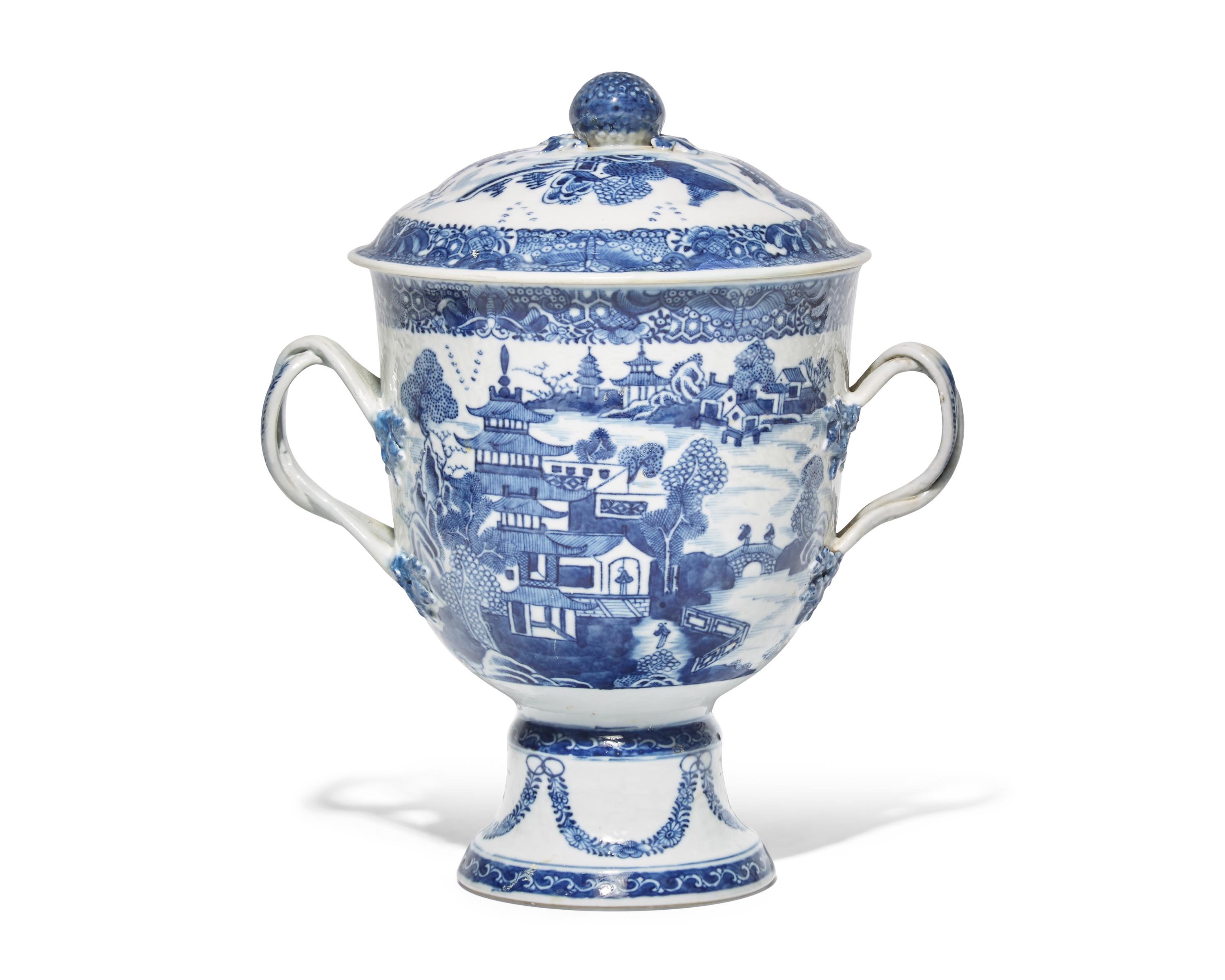 A Chinese Export Porcelain Loving Cup with Cover
