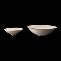 A Chinese Whiteware Foliate Bowl and a Dingyao Style Incised Bowl 白釉碗兩件
