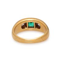 YELLOW GOLD, EMERALD AND DIAMOND RING