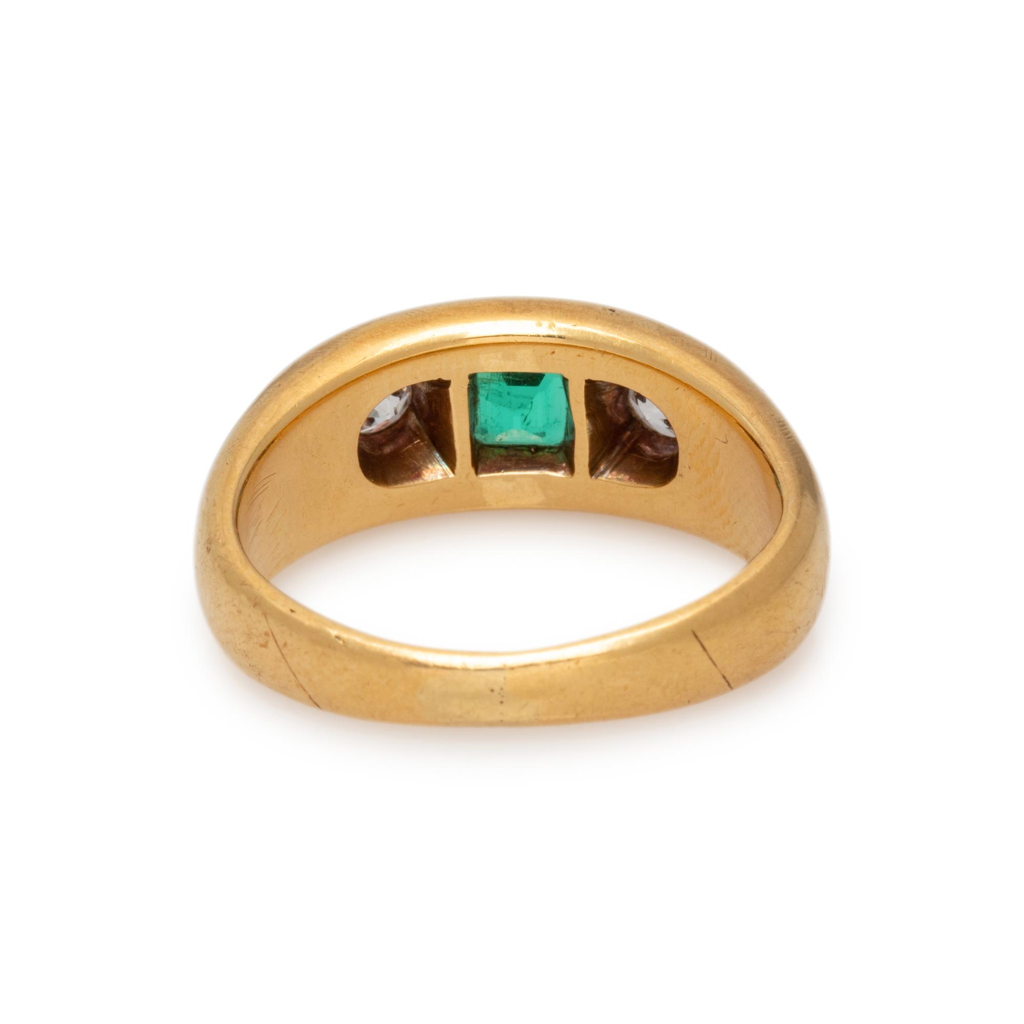 YELLOW GOLD, EMERALD AND DIAMOND RING