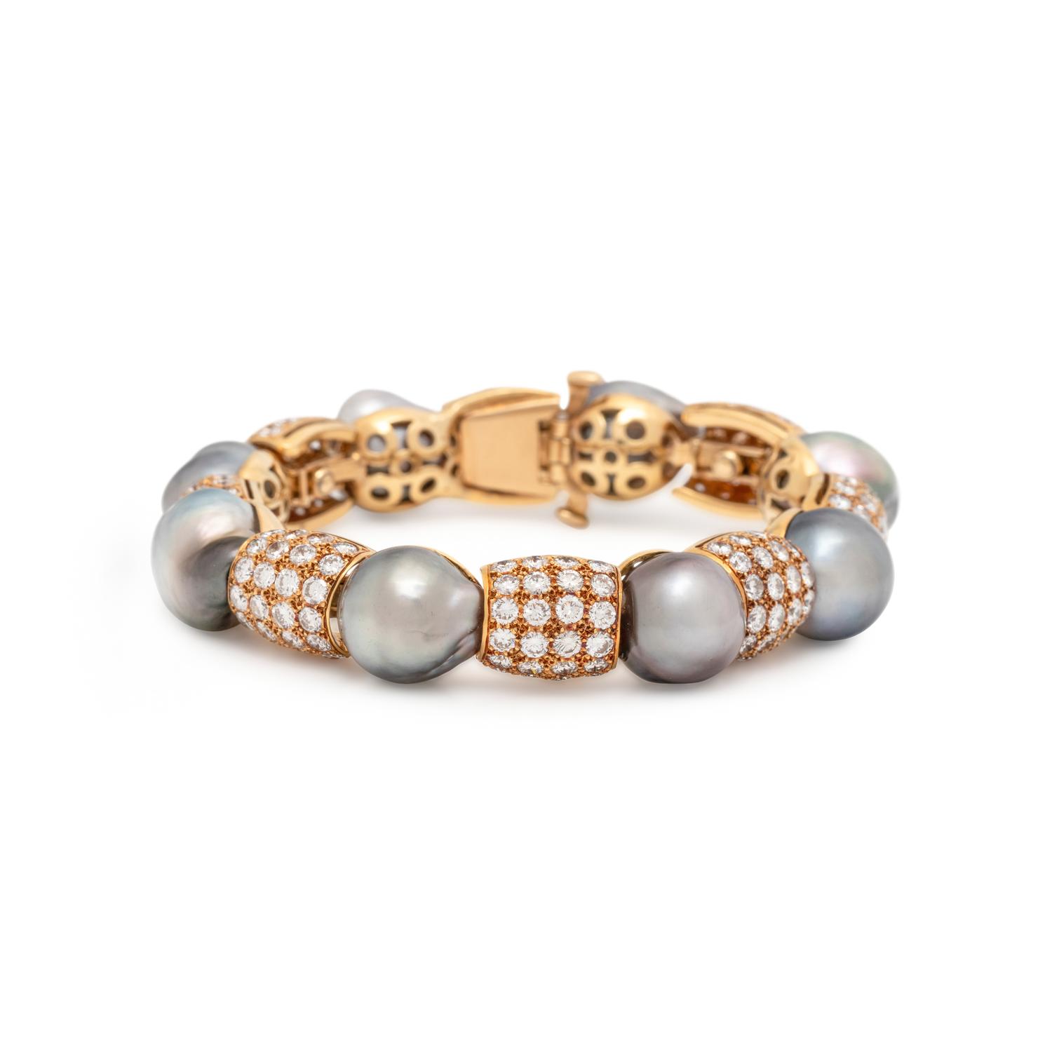 CULTURED TAHITIAN PEARL AND DIAMOND BRACELET