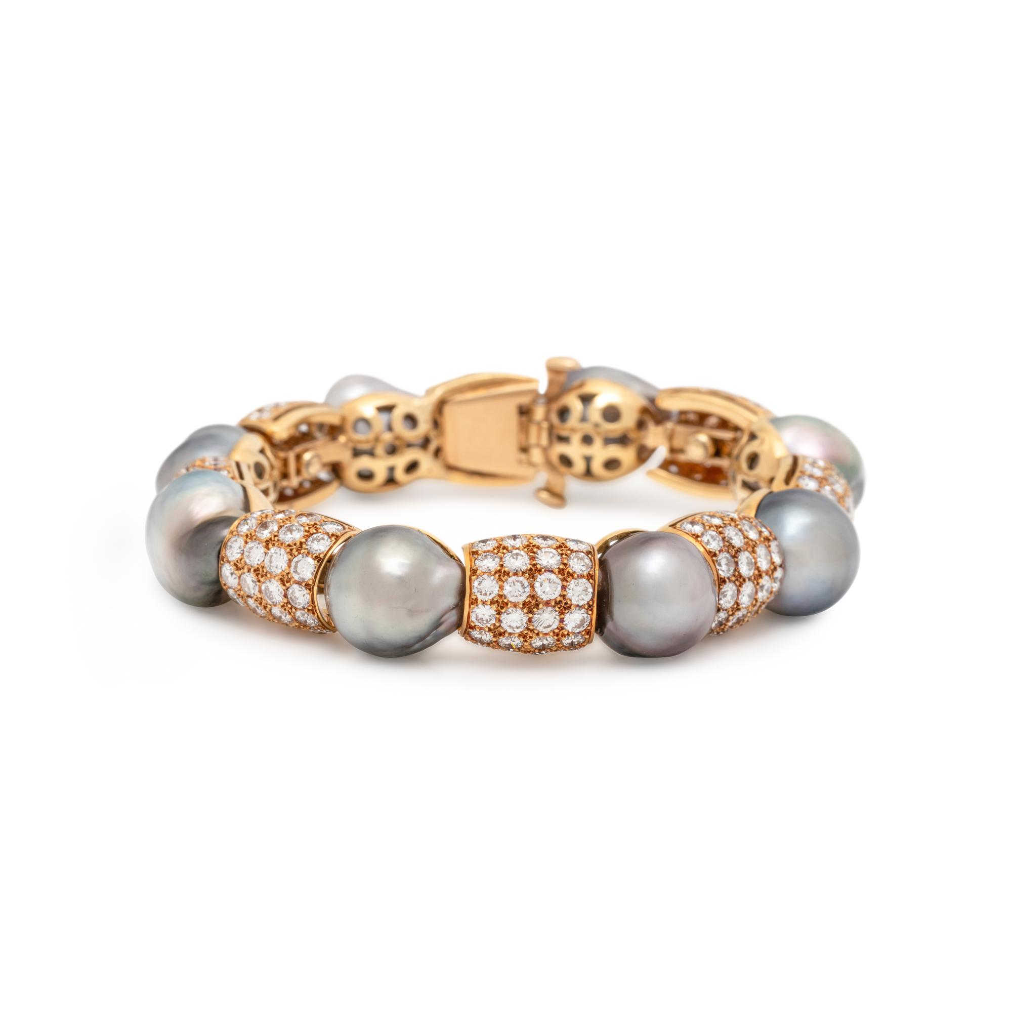 CULTURED TAHITIAN PEARL AND DIAMOND BRACELET