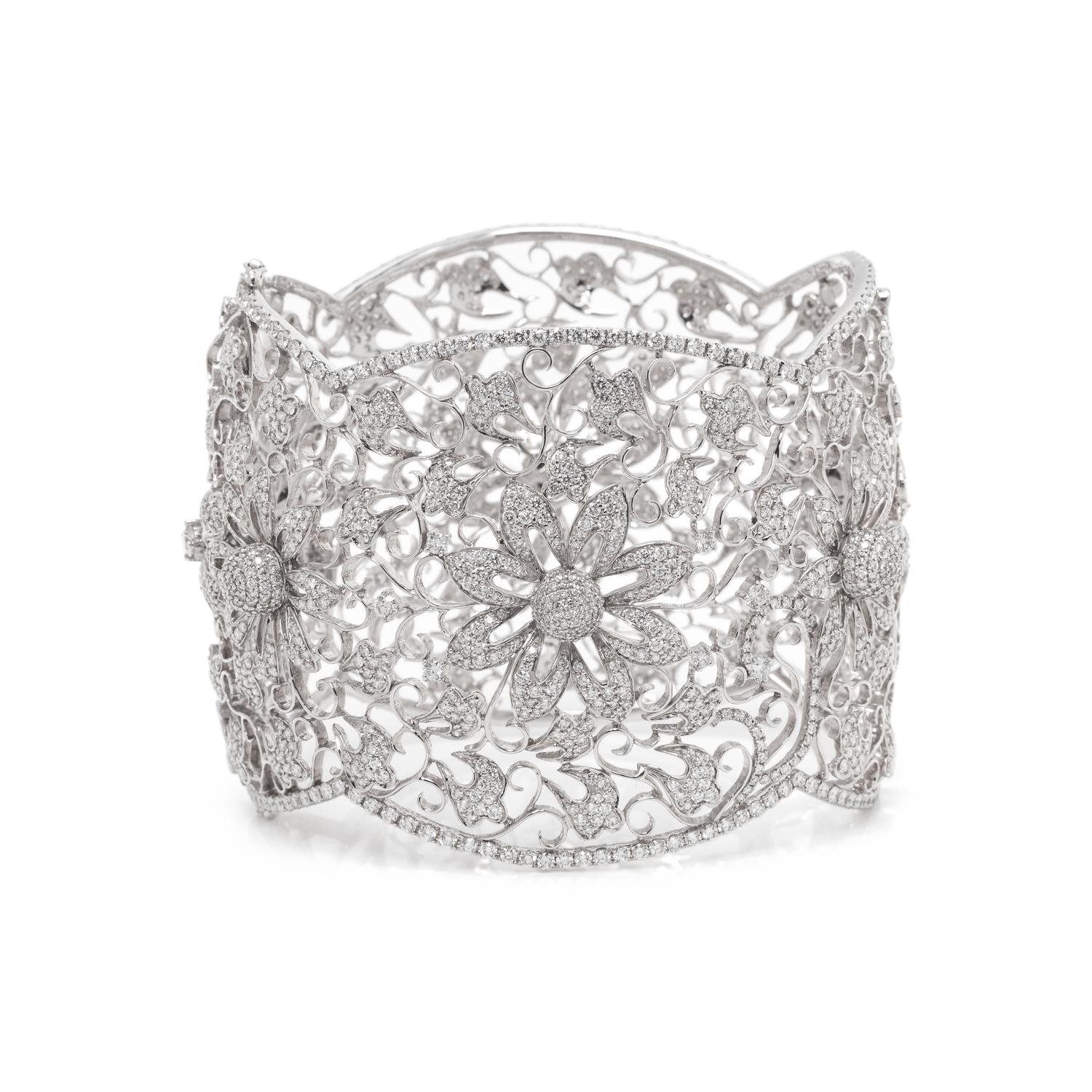 DIAMOND BANGLE BRACELET