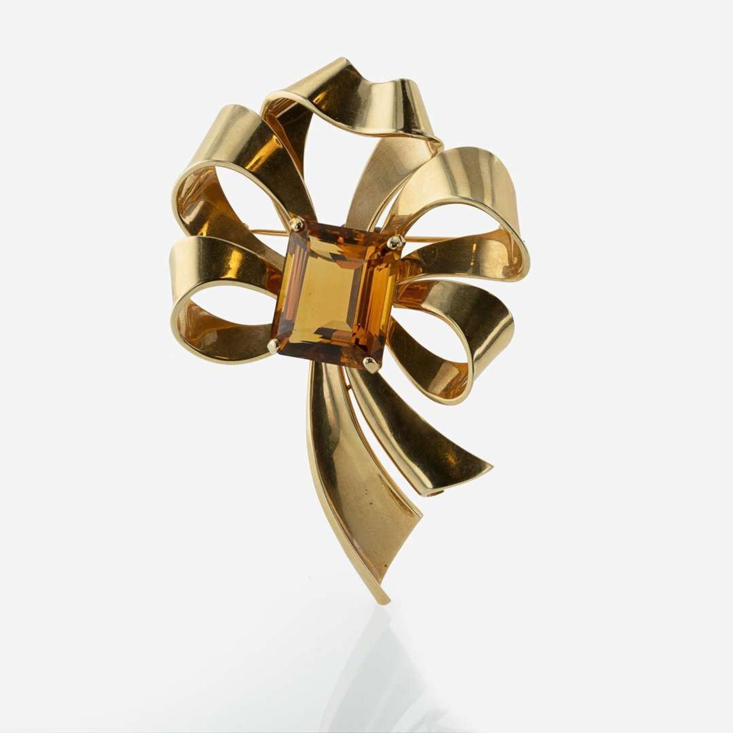 A Retro 14K Yellow Gold and Citrine Brooch