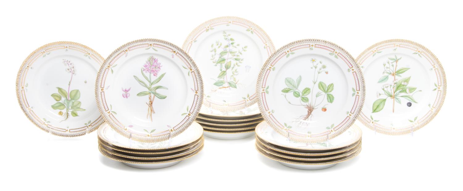 Eighteen Royal Copenhagen Flora Danica Dinner Plates Diameter 10 inches.