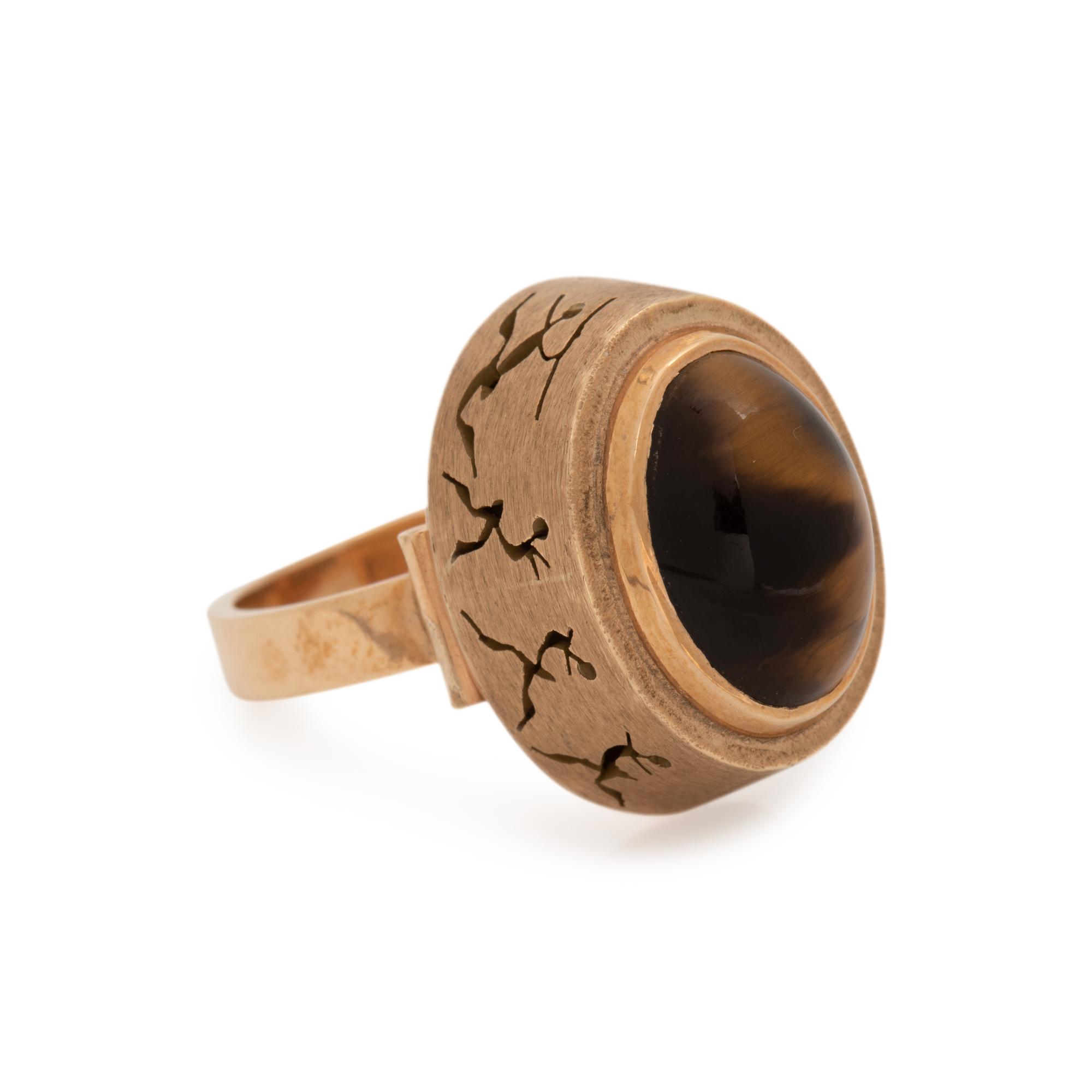 SOUTH AFRICAN, YELLOW GOLD AND TIGER'S EYE RING