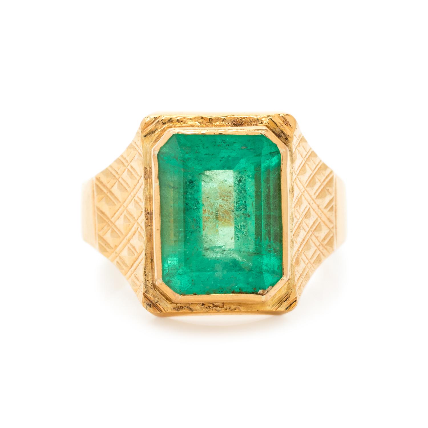 EMERALD RING