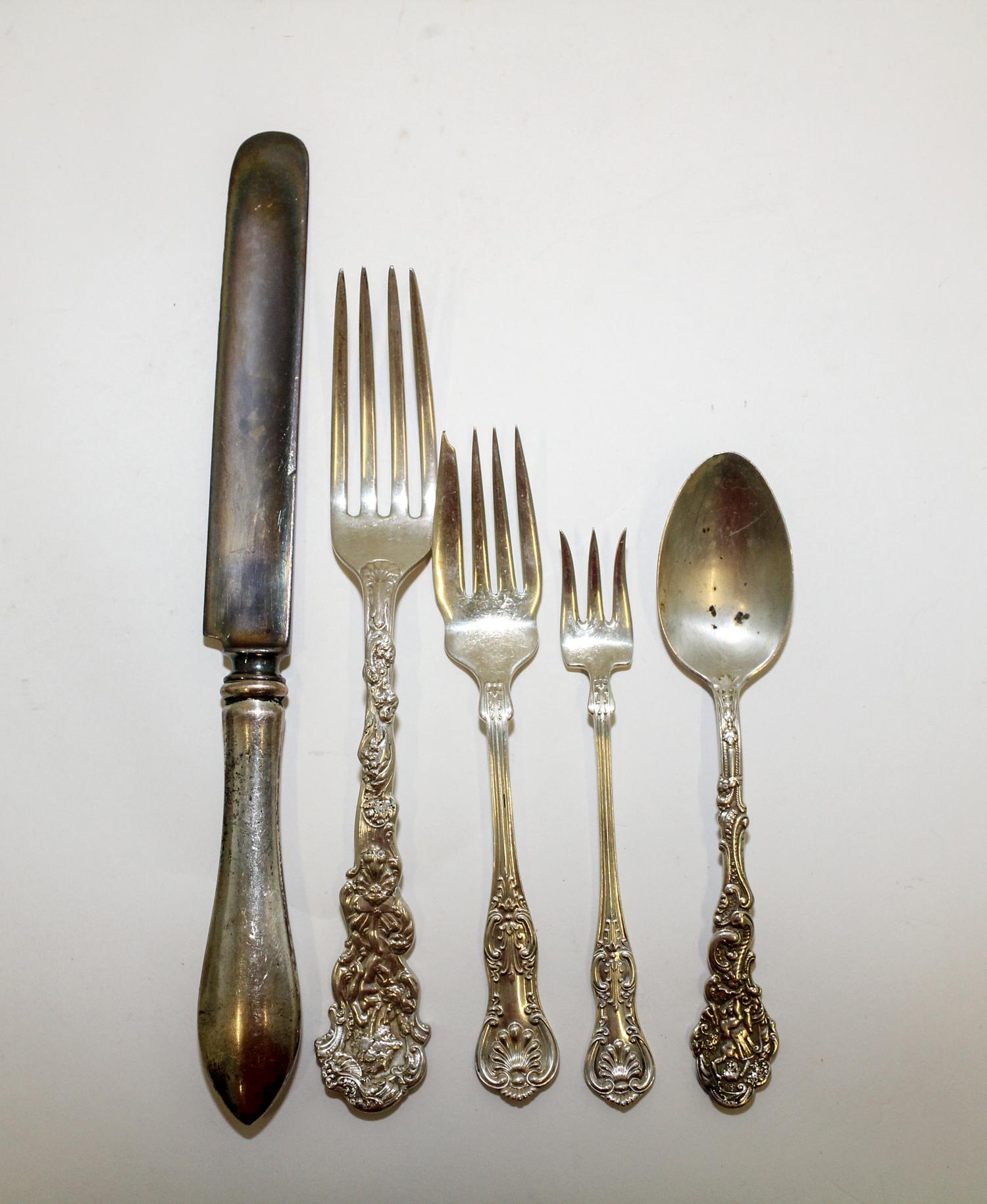 A Collection of American Silver Flatware, various makers, comprising six dinner knives, six Gorham Mfg. Co., 'Versailles' pattern dinne