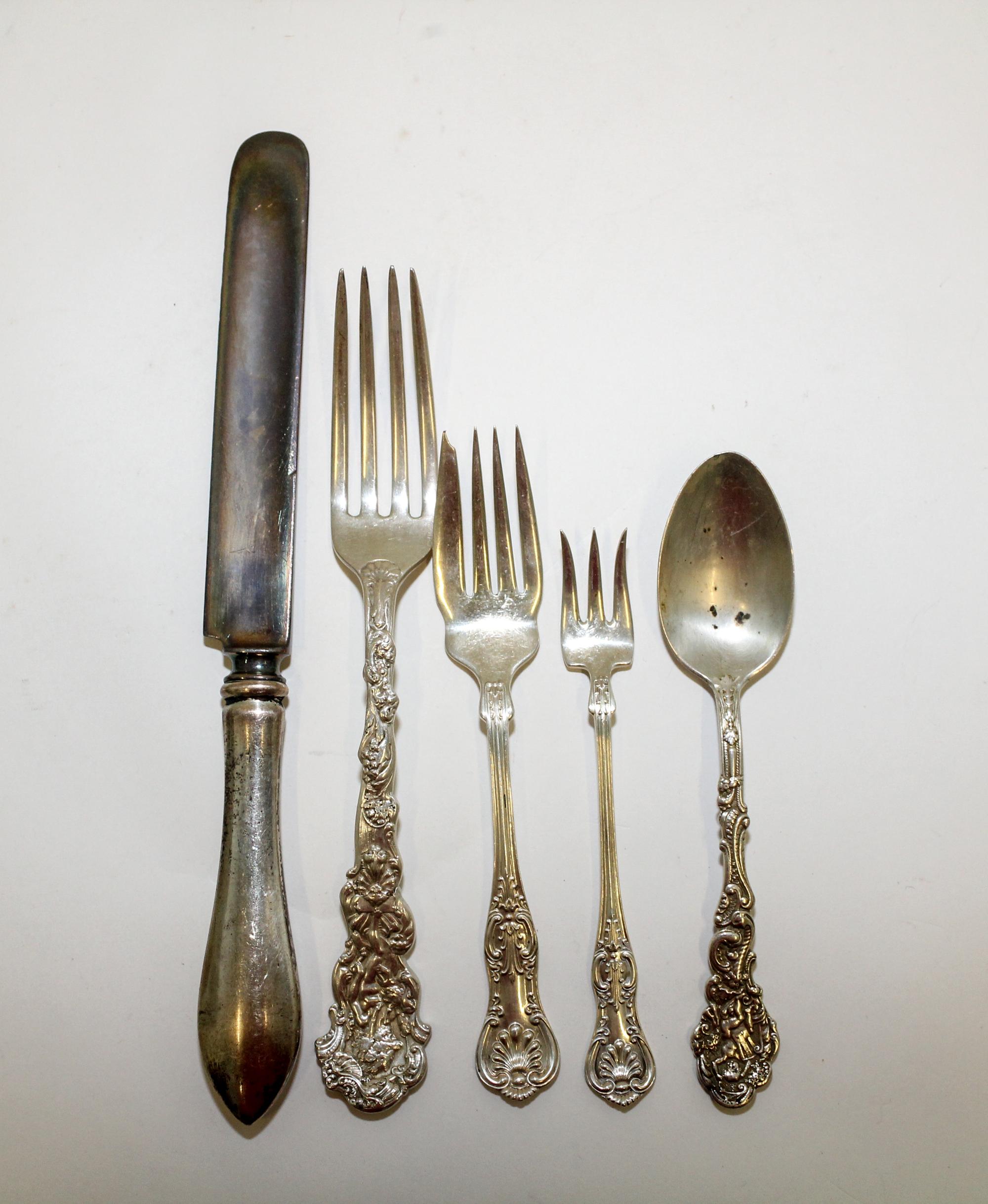 A Collection of American Silver Flatware, various makers, comprising six dinner knives, six Gorham Mfg. Co., 'Versailles' pattern dinne