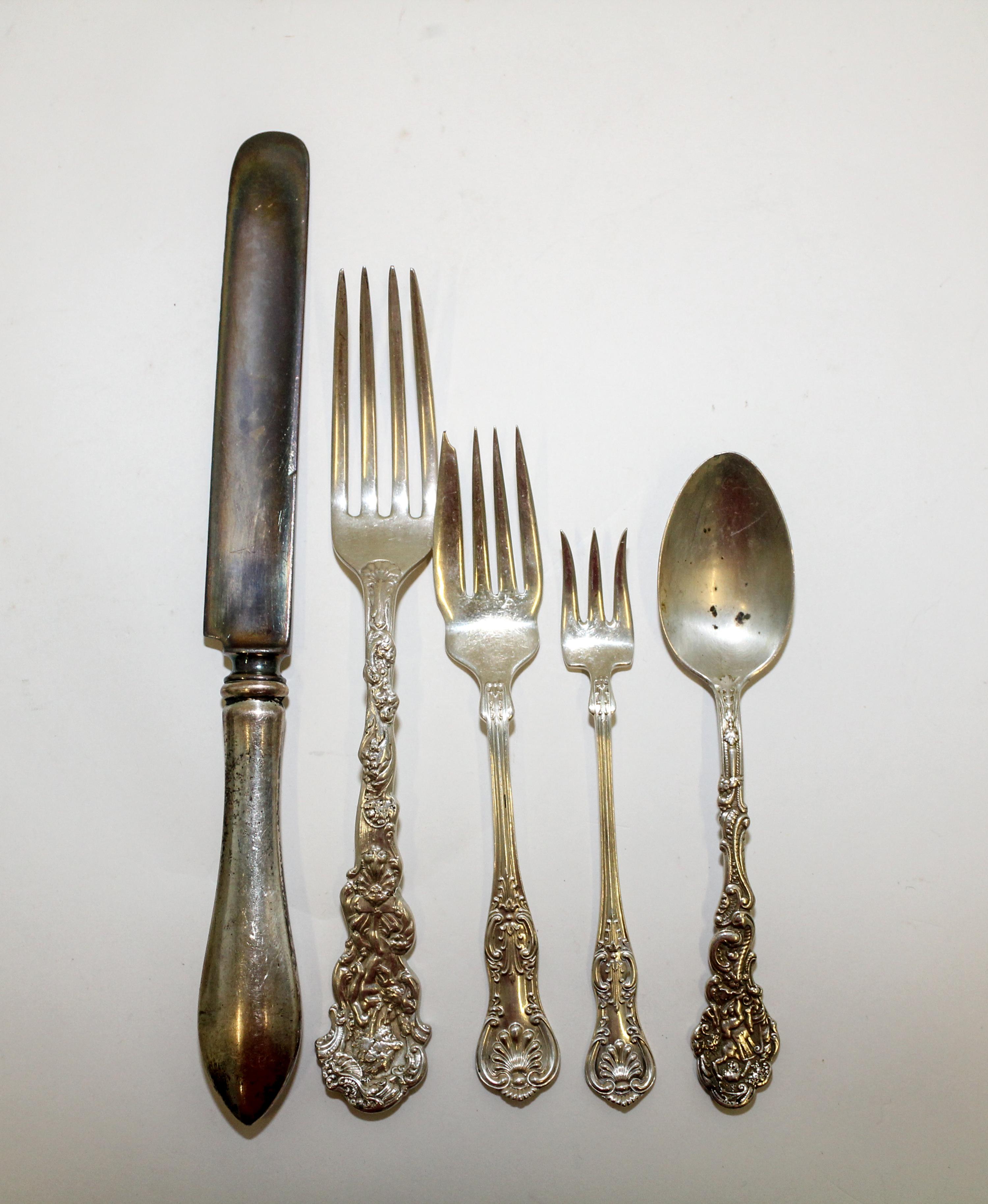 A Collection of American Silver Flatware, various makers, comprising six dinner knives, six Gorham Mfg. Co., 'Versailles' pattern dinne