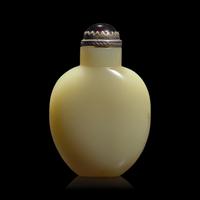 A Chinese Yellowish Celadon Jade Snuff Bottle, 18th/19th century