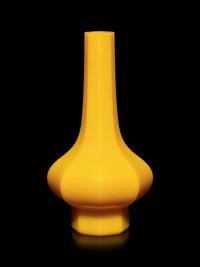 A Chinese Yellow Peking Glass Faceted Bottle Vase