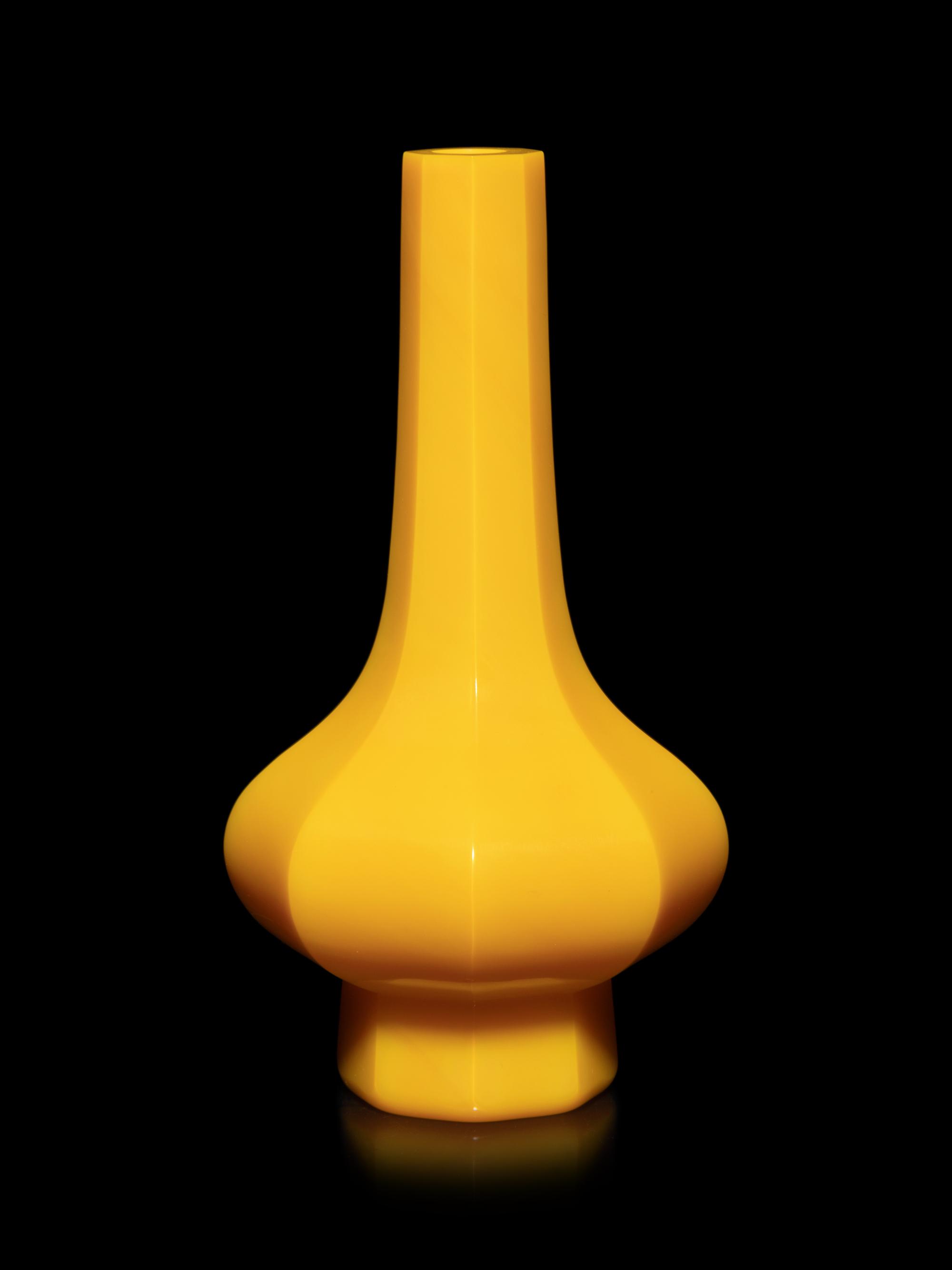 A Chinese Yellow Peking Glass Faceted Bottle Vase