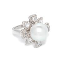 CULTURED SOUTH SEA PEARL AND DIAMOND RING