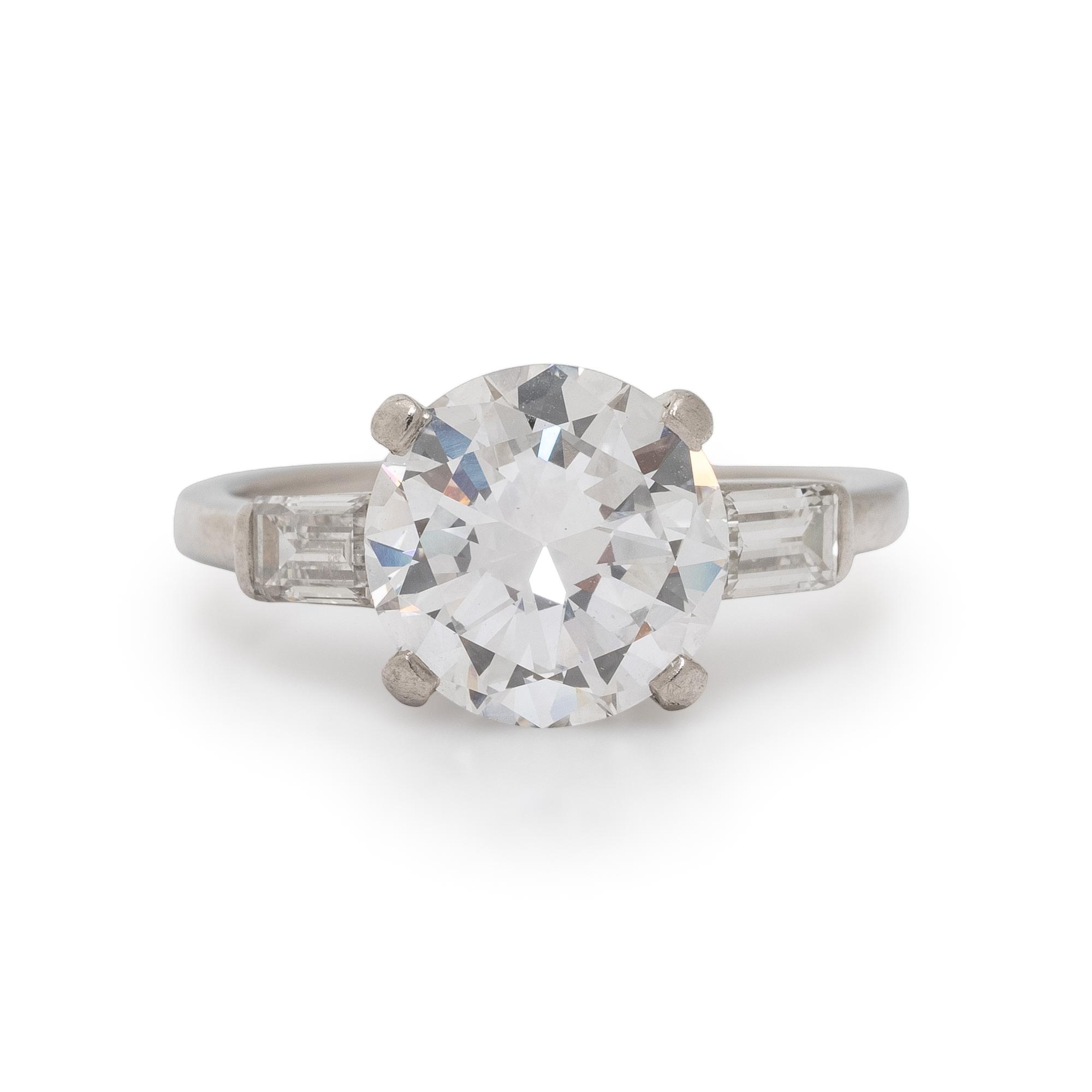DIAMOND AND PLATINUM RING