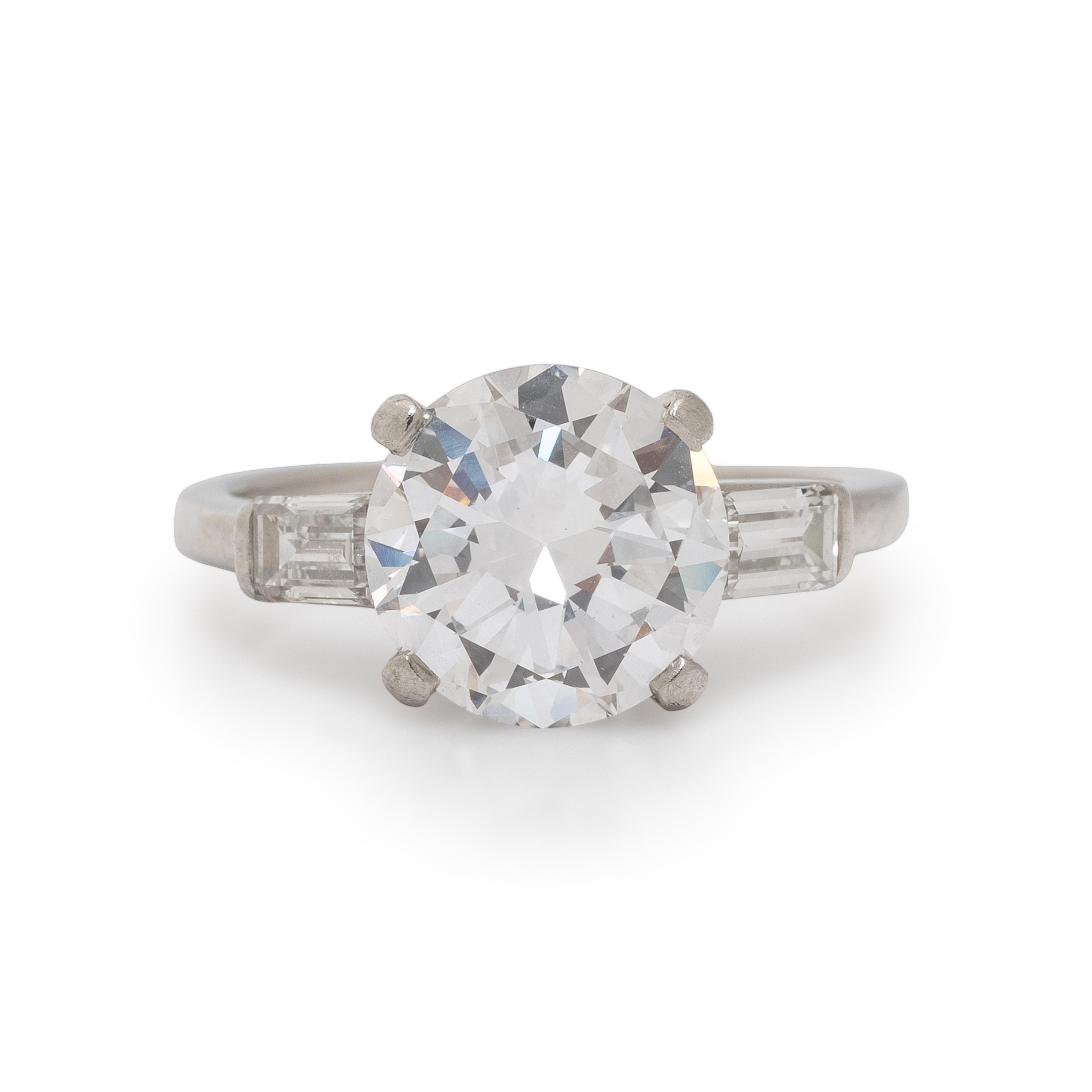 DIAMOND AND PLATINUM RING