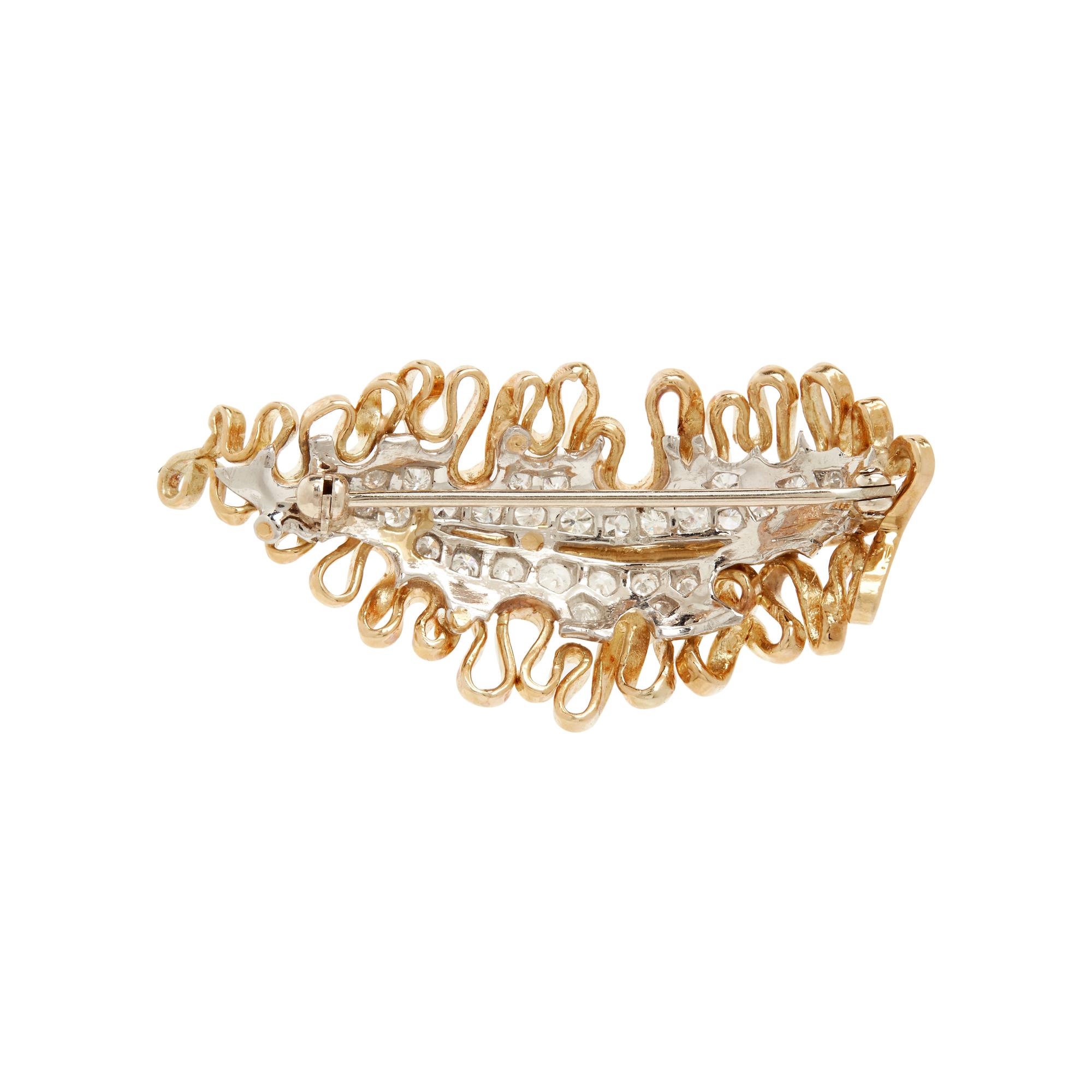 YELLOW GOLD AND DIAMOND LEAF BROOCH