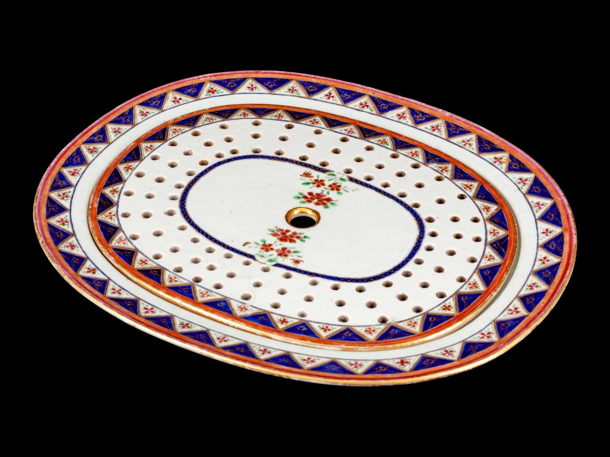 A Chinese Export Famille Rose Porcelain Platter and Strainer