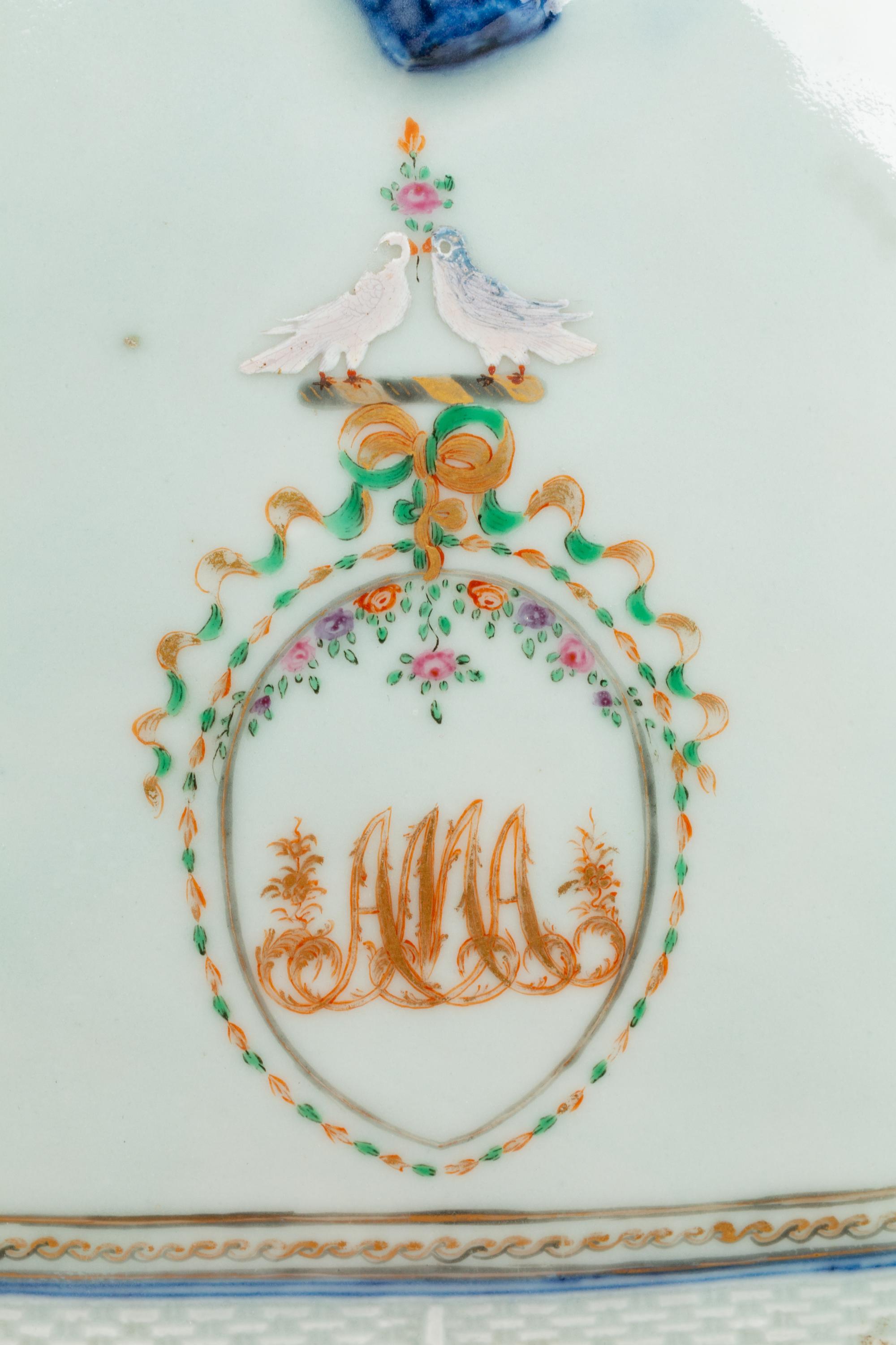A Chinese Export Porcelain Tureen and Tray