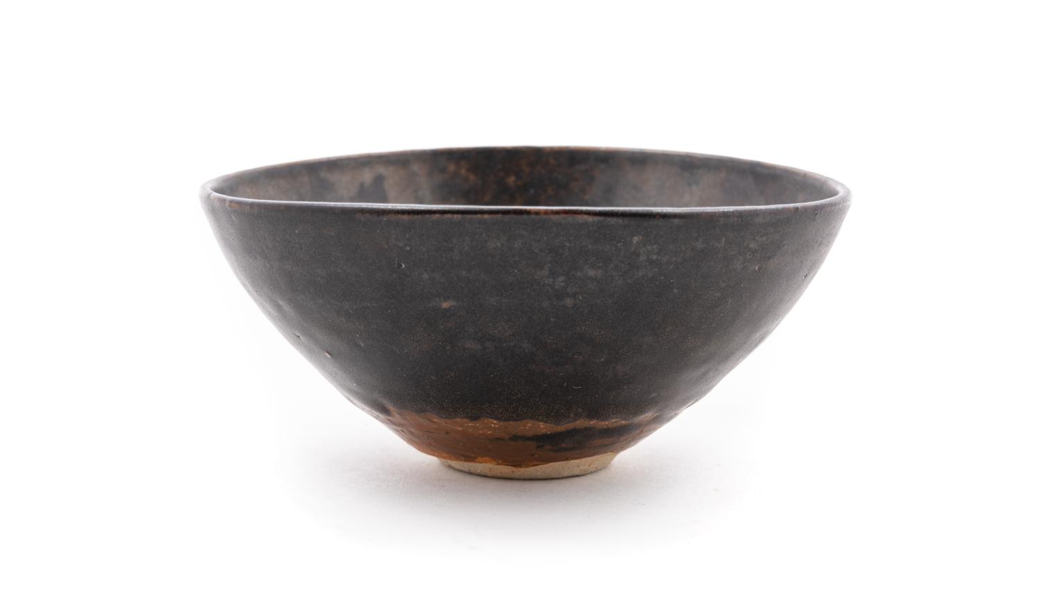 A Chinese Jizhouyao- Style Brown Glazed Stoneware Bowl