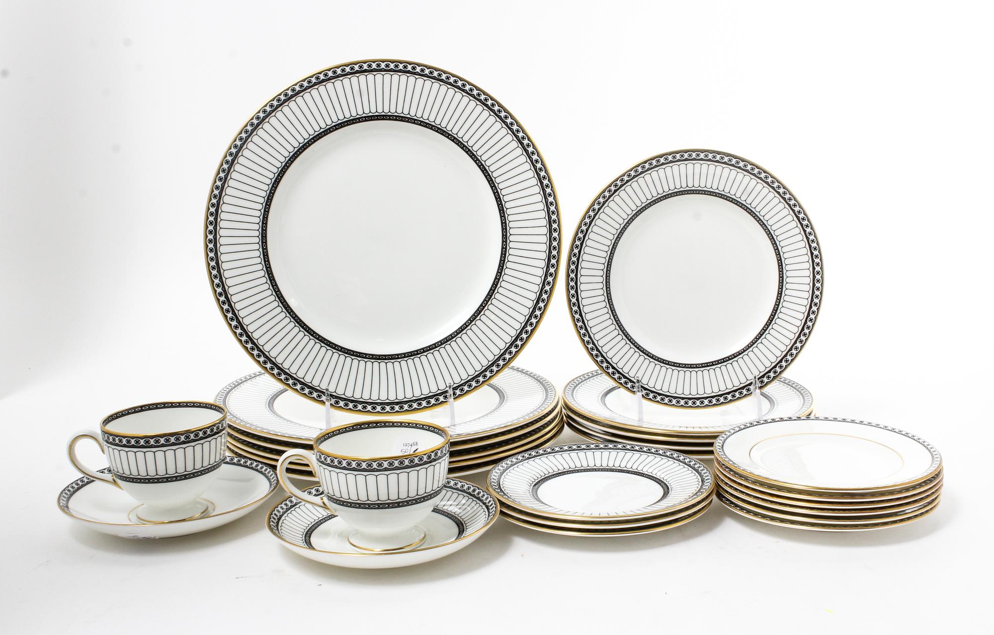 A Set of Wedgwood Dinnerware Diameter of dinner plate 11 inches. — SECOND HALF 20TH CENTURY