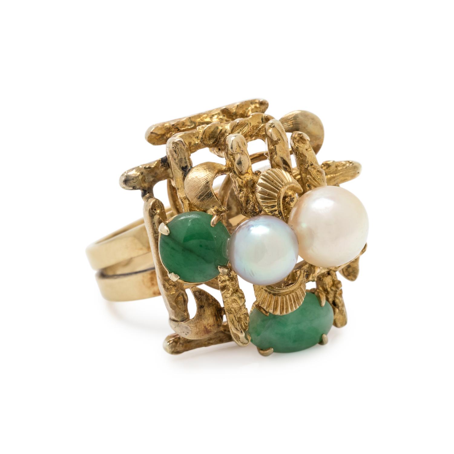 YELLOW GOLD, CULTURED PEARL AND JADE RING