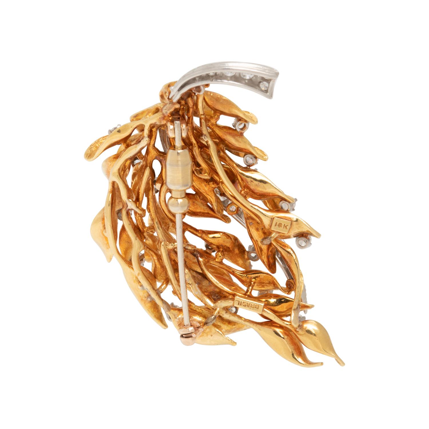 YELLOW GOLD AND DIAMOND LEAF BROOCH