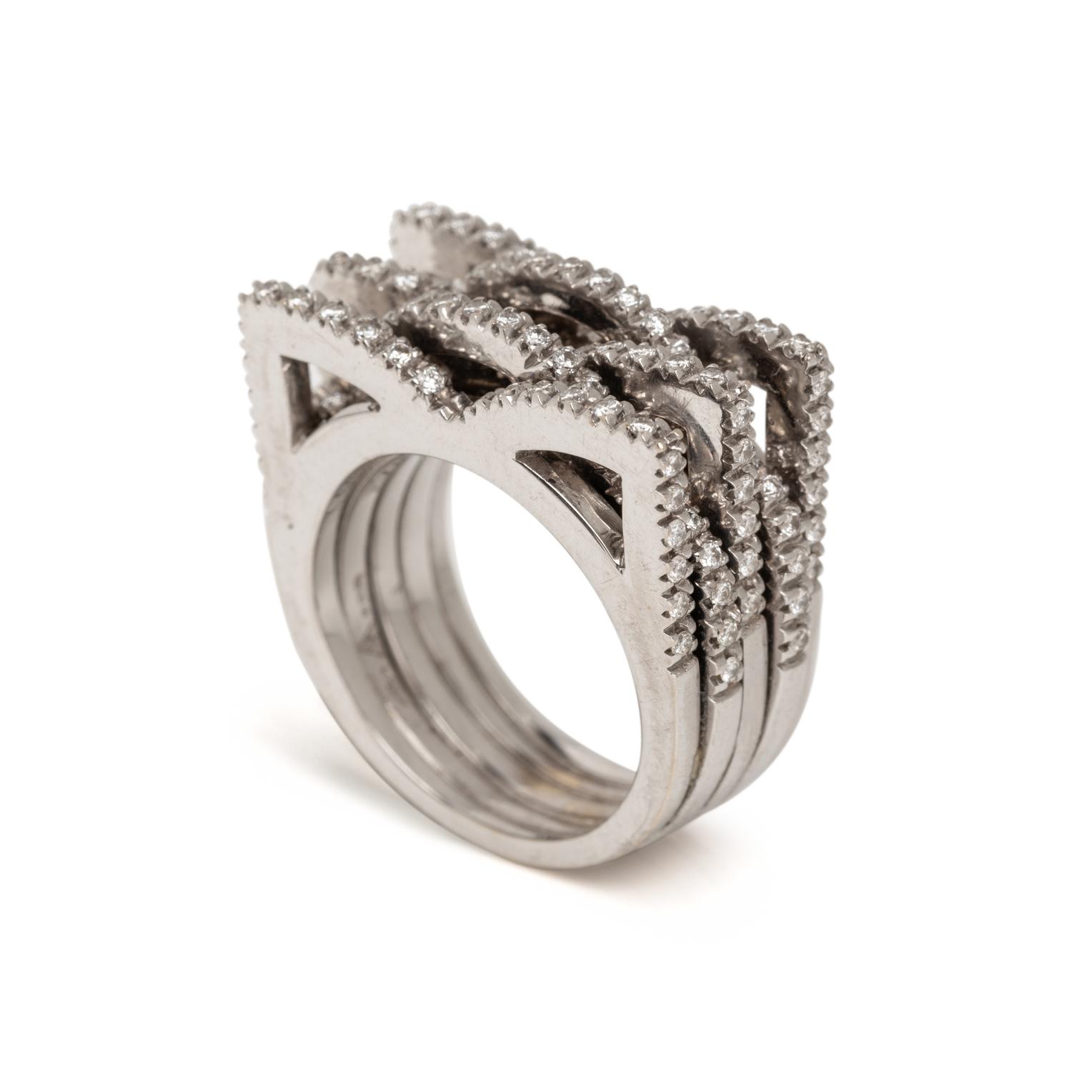 WHITE GOLD AND DIAMOND RING