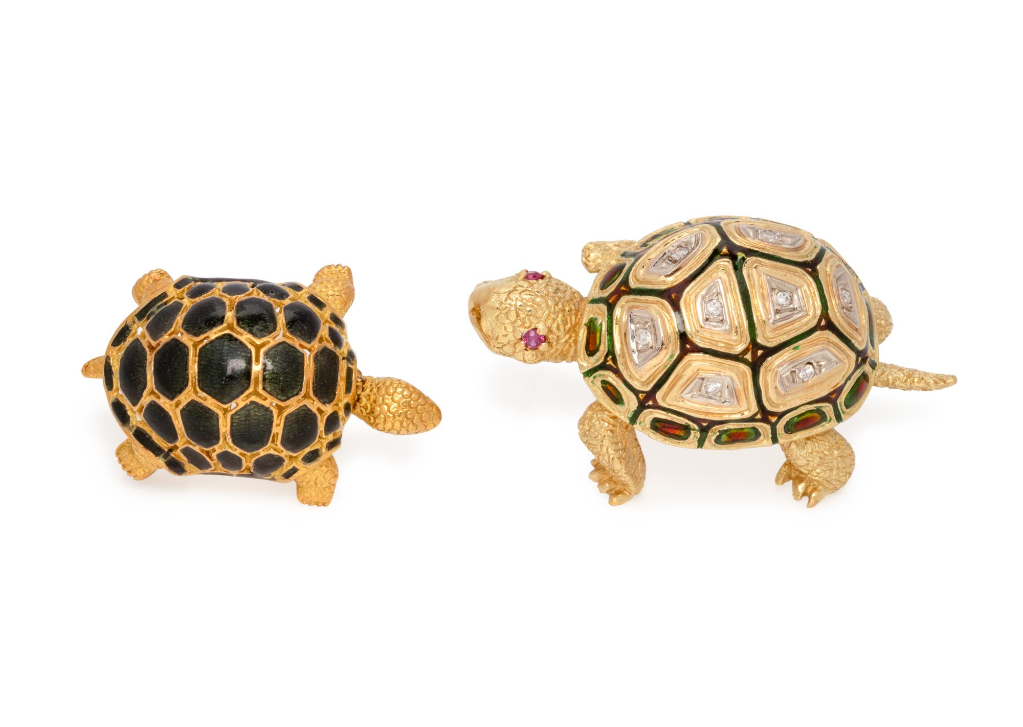 COLLECTION OF YELLOW GOLD AND ENAMEL TURTLE BROOCHES