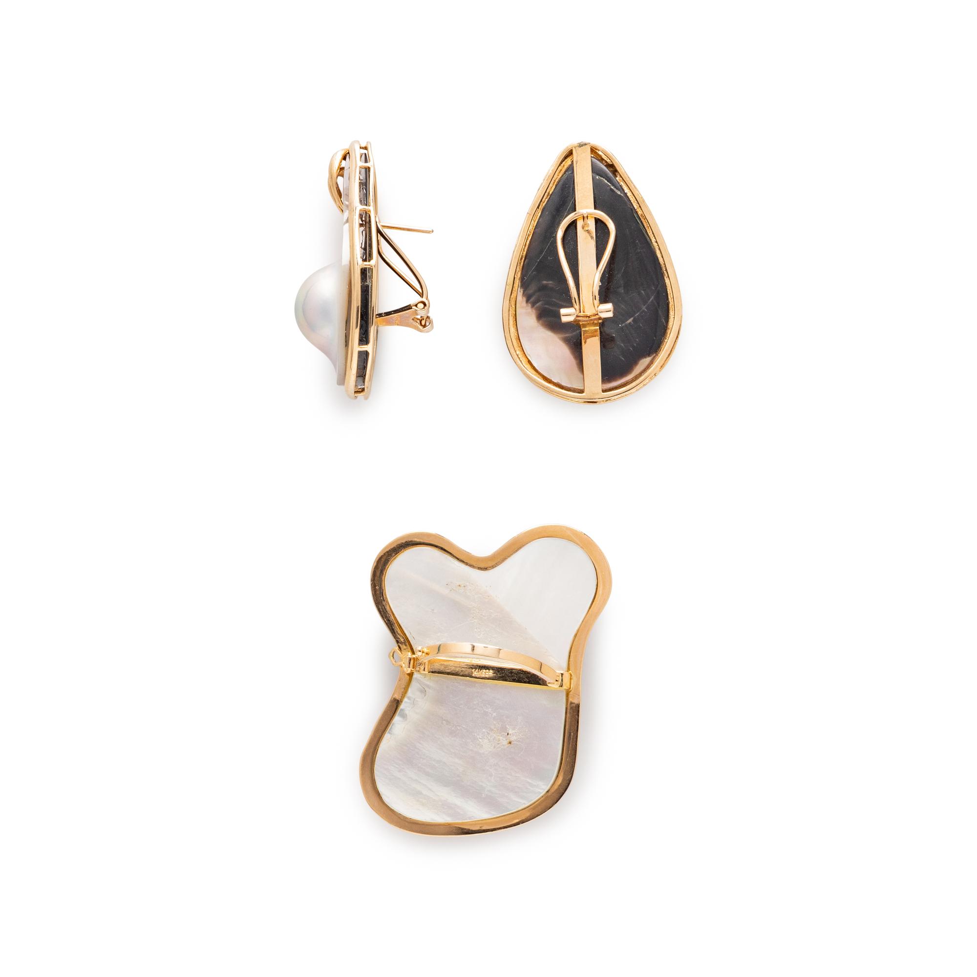 YELLOW GOLD AND CULTURED BLISTER PEARL EARRINGS AND SCARF RING