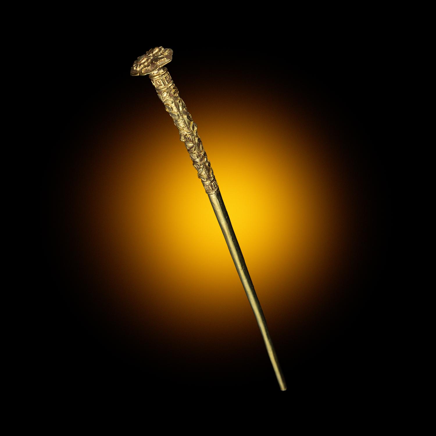 A Chinese Gold 'Floral’ Hairpin, Tongzan, Southern Song Dynasty 南宋 花卉紋金筒簪