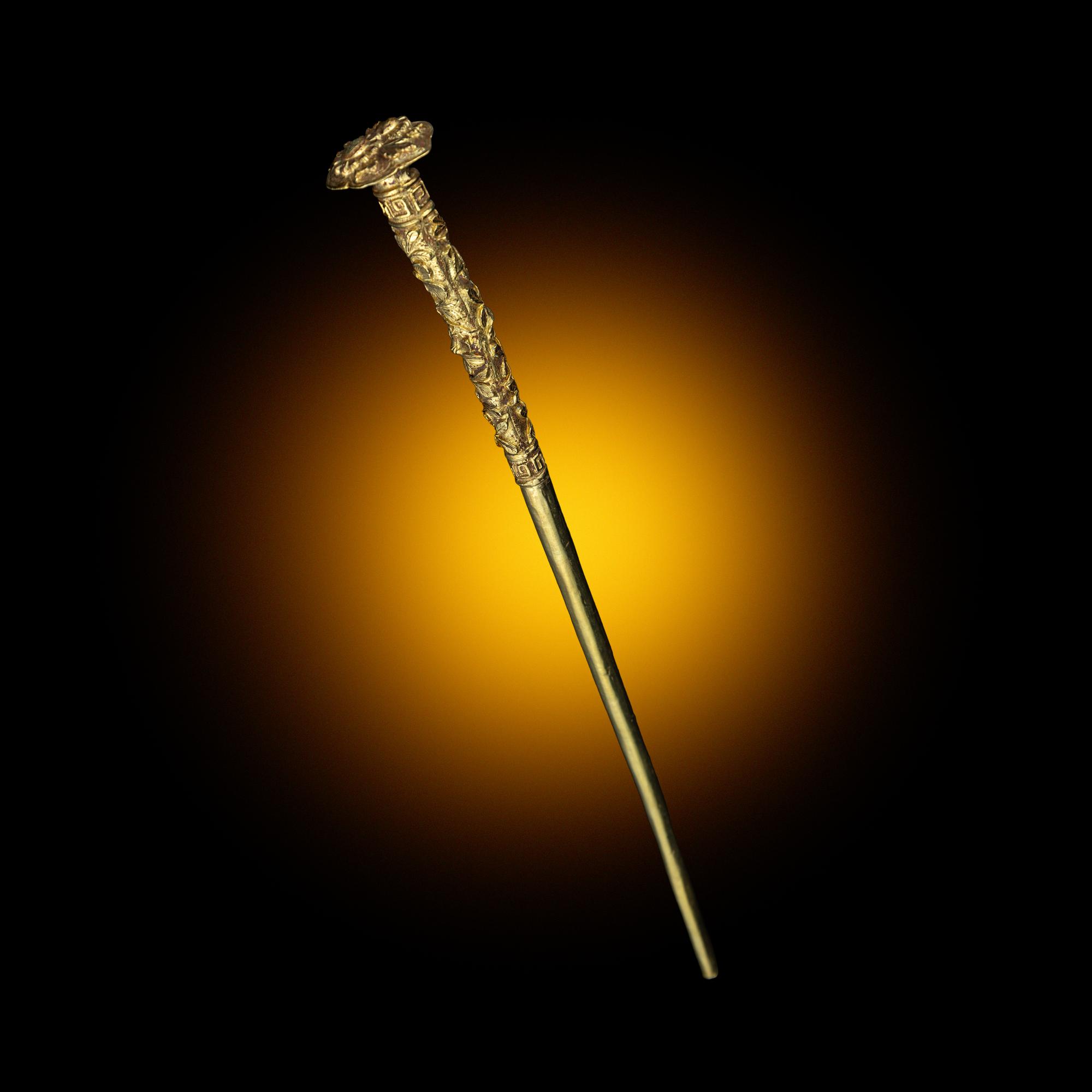 A Chinese Gold 'Floral’ Hairpin, Tongzan, Southern Song Dynasty 南宋 花卉紋金筒簪
