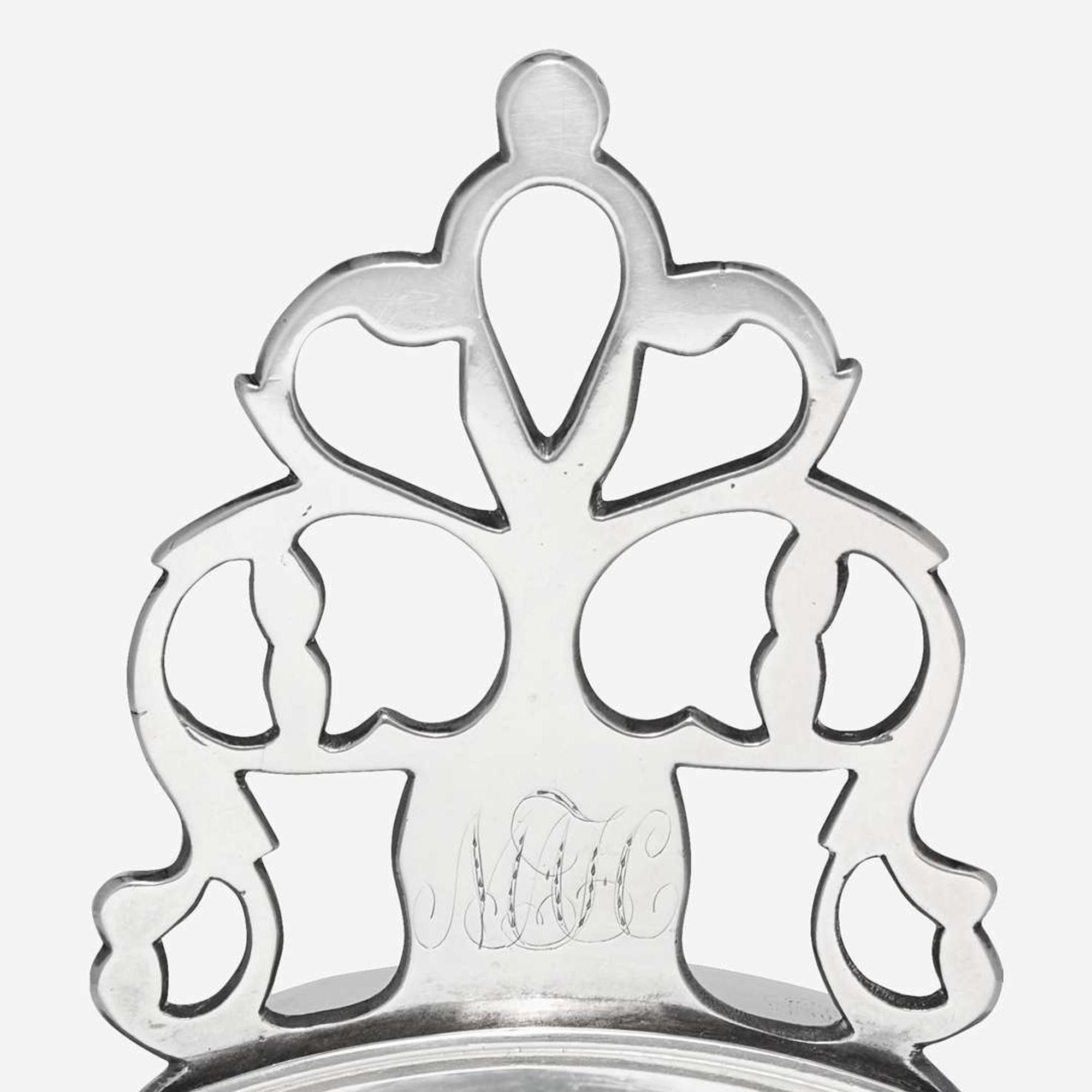 A silver porringer John Gladding Gibbs (1751-1797), Providence, RI, circa 1790