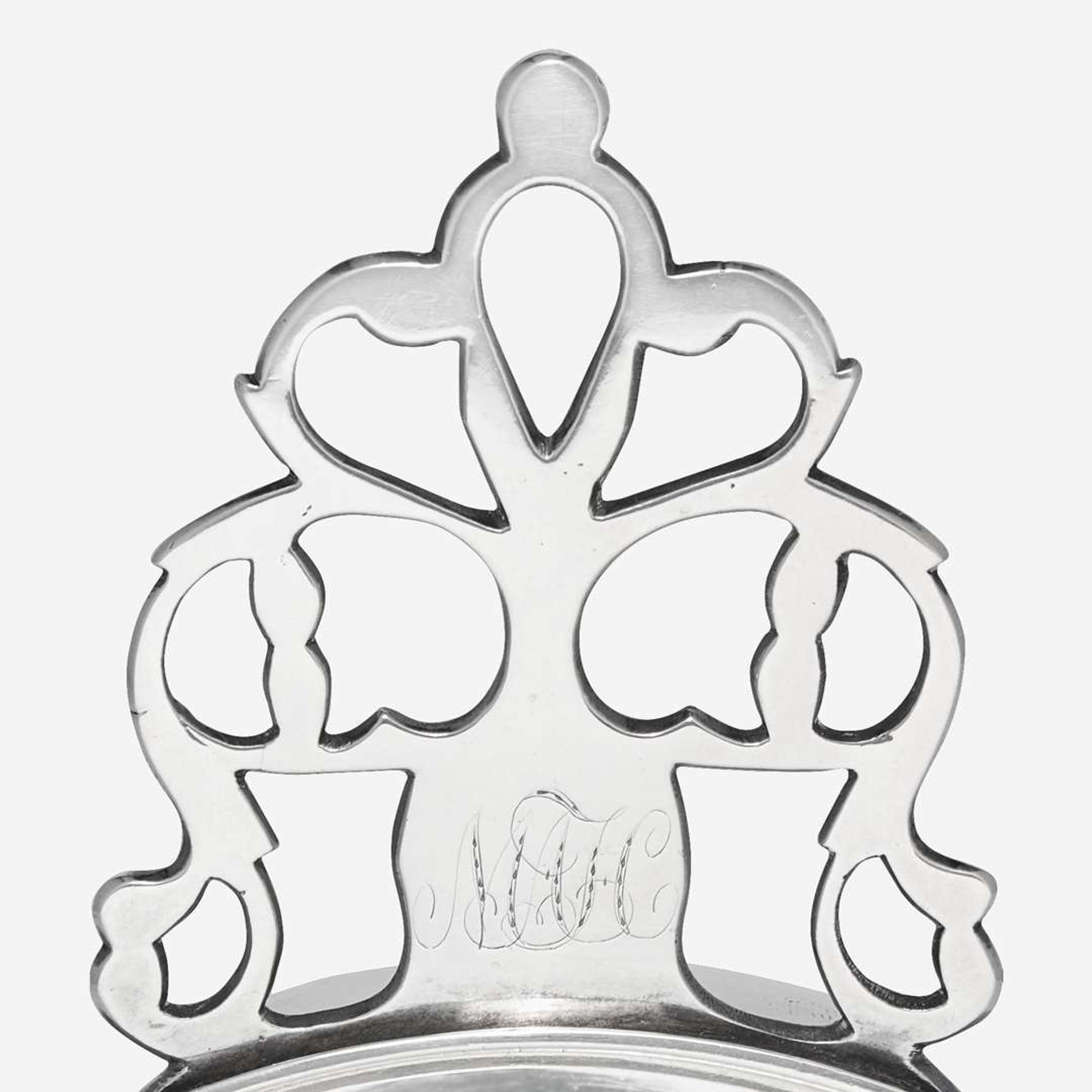 A silver porringer John Gladding Gibbs (1751-1797), Providence, RI, circa 1790