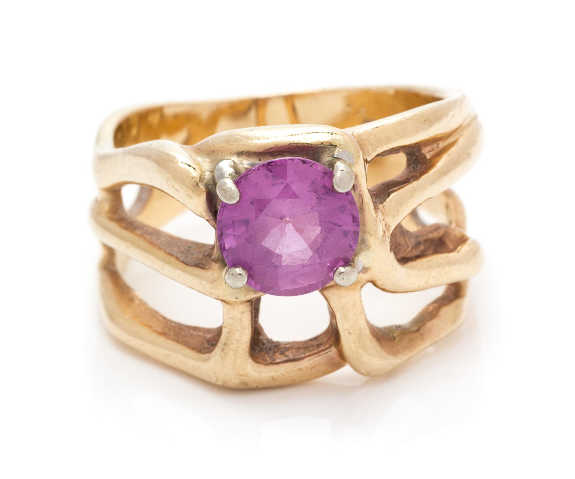 A Yellow Gold and Pink Sapphire Ring, 5.40 dwts.