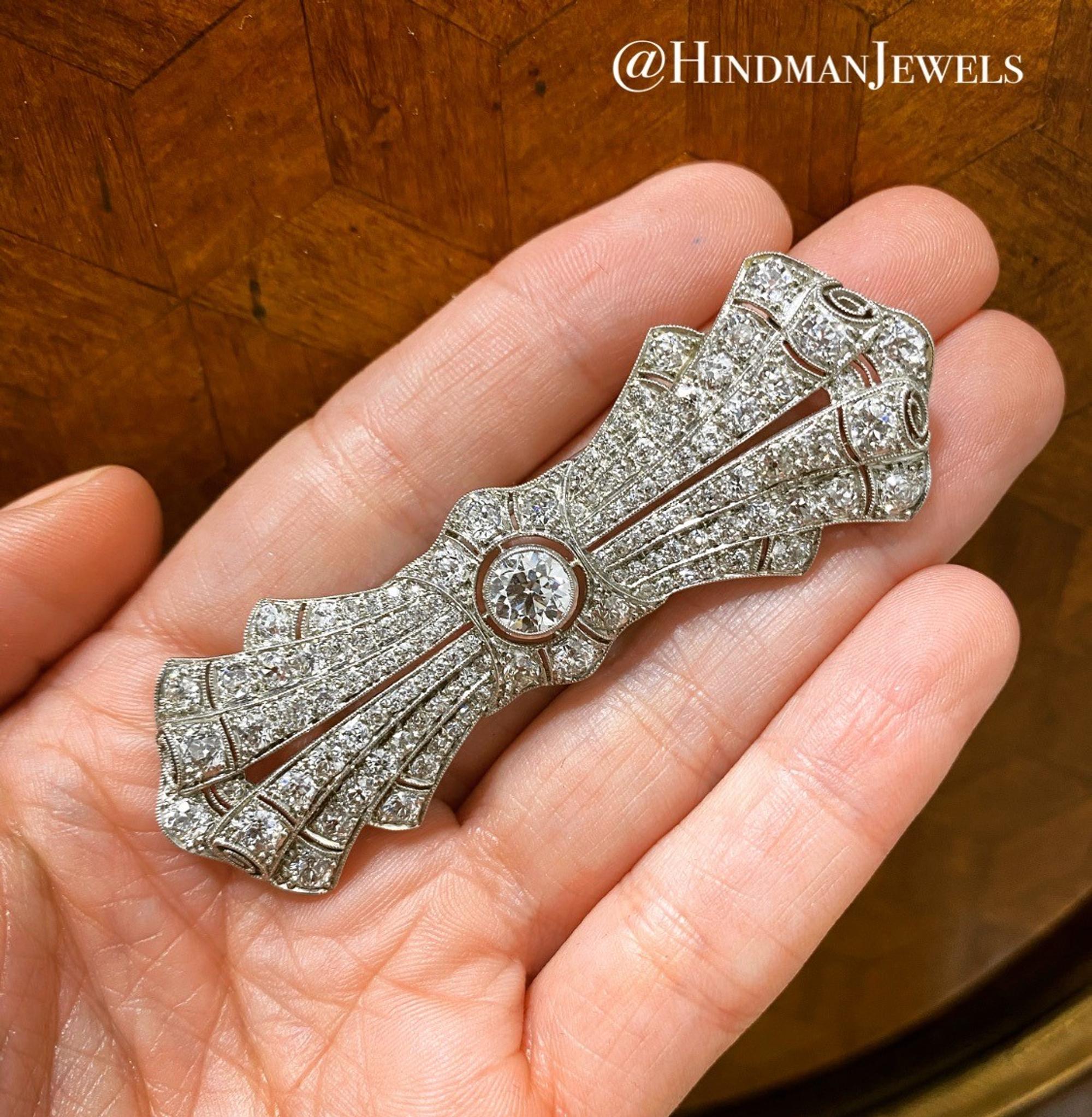 ART DECO, DIAMOND BROOCH
