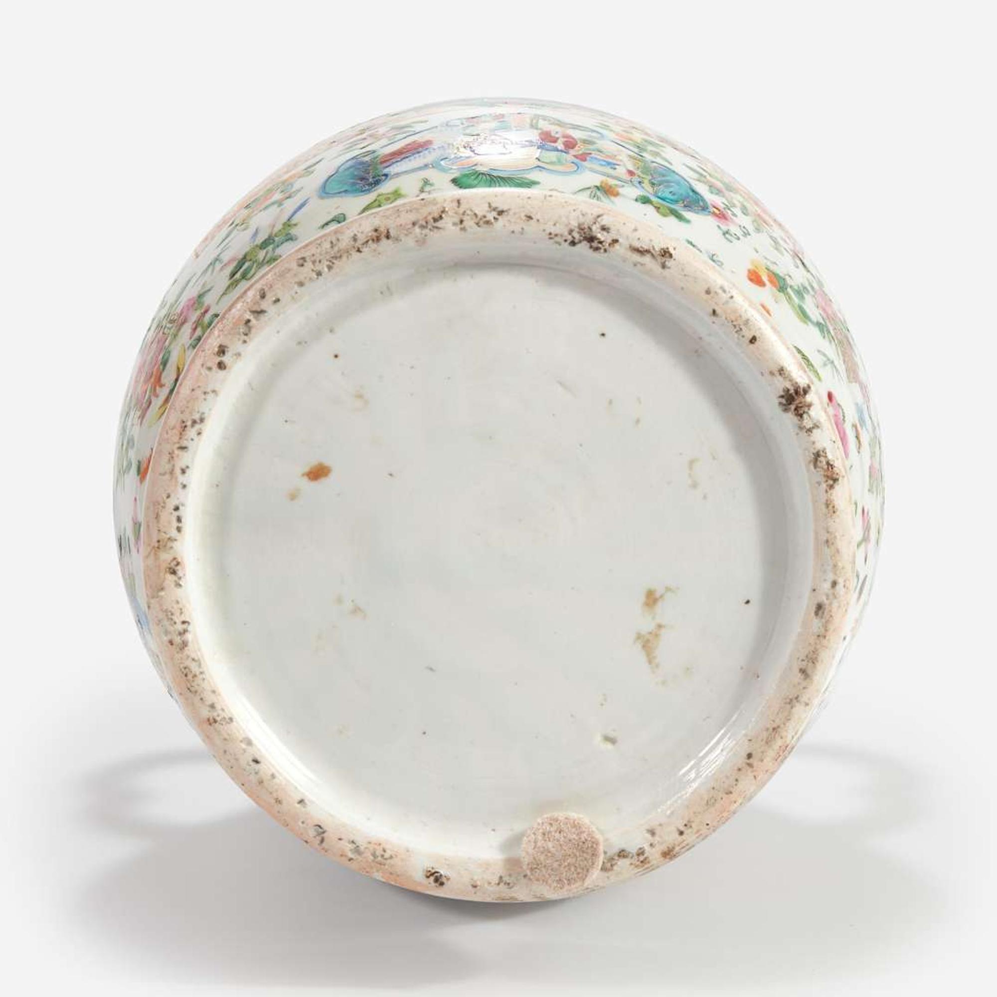 A large Chinese export famille rose-decorated porcelain vase Qing dynasty, 19th century