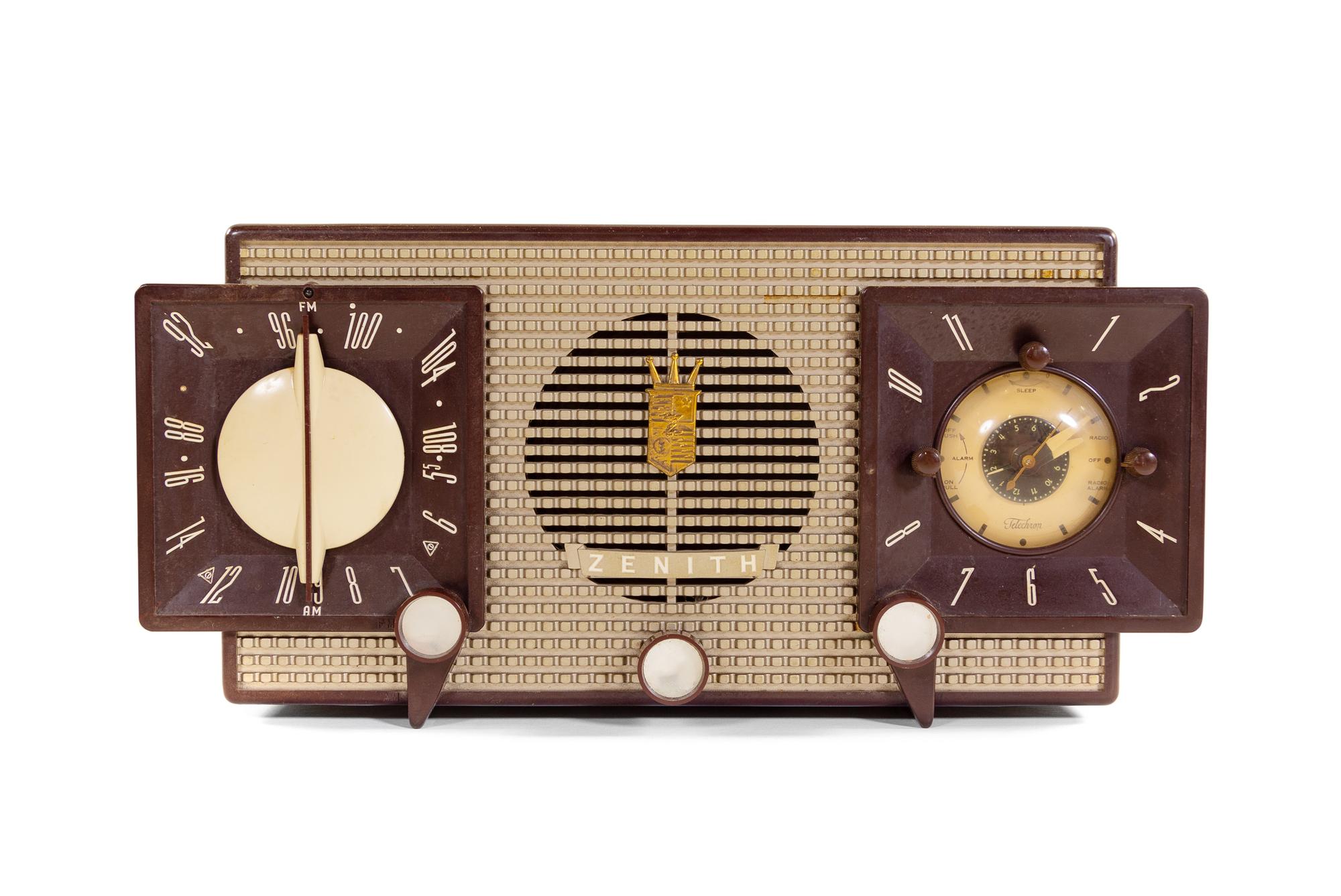 A Zenith Radio (Bakelite)