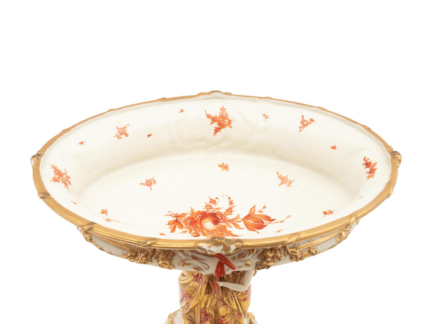 A Capodimonte Porcelain Figural Seventeen-Piece Table Garniture
