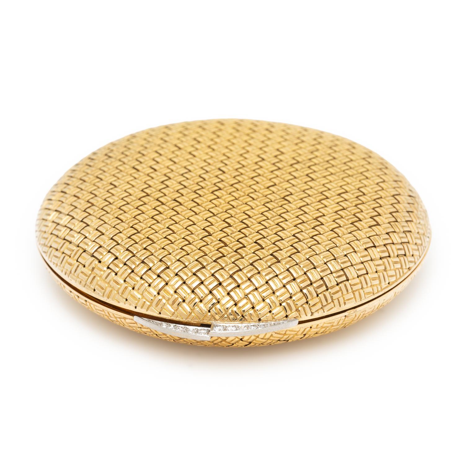 VAN CLEEF & ARPELS, YELLOW GOLD AND DIAMOND COMPACT WITH SUEDE SLIP COVER