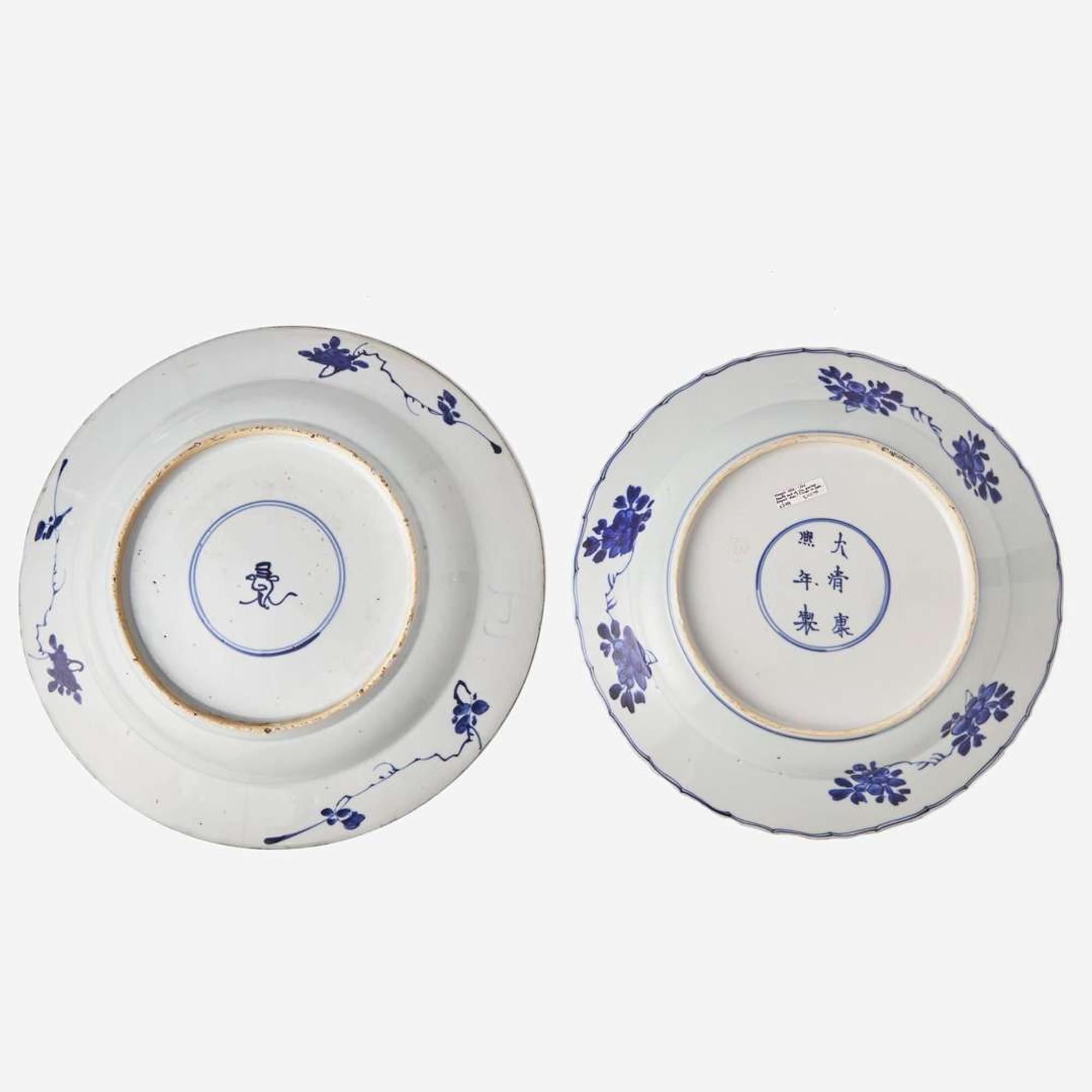 Two Chinese export porcelain blue and white chargers 外銷青花瓷盤兩隻 Kangxi period ? ??