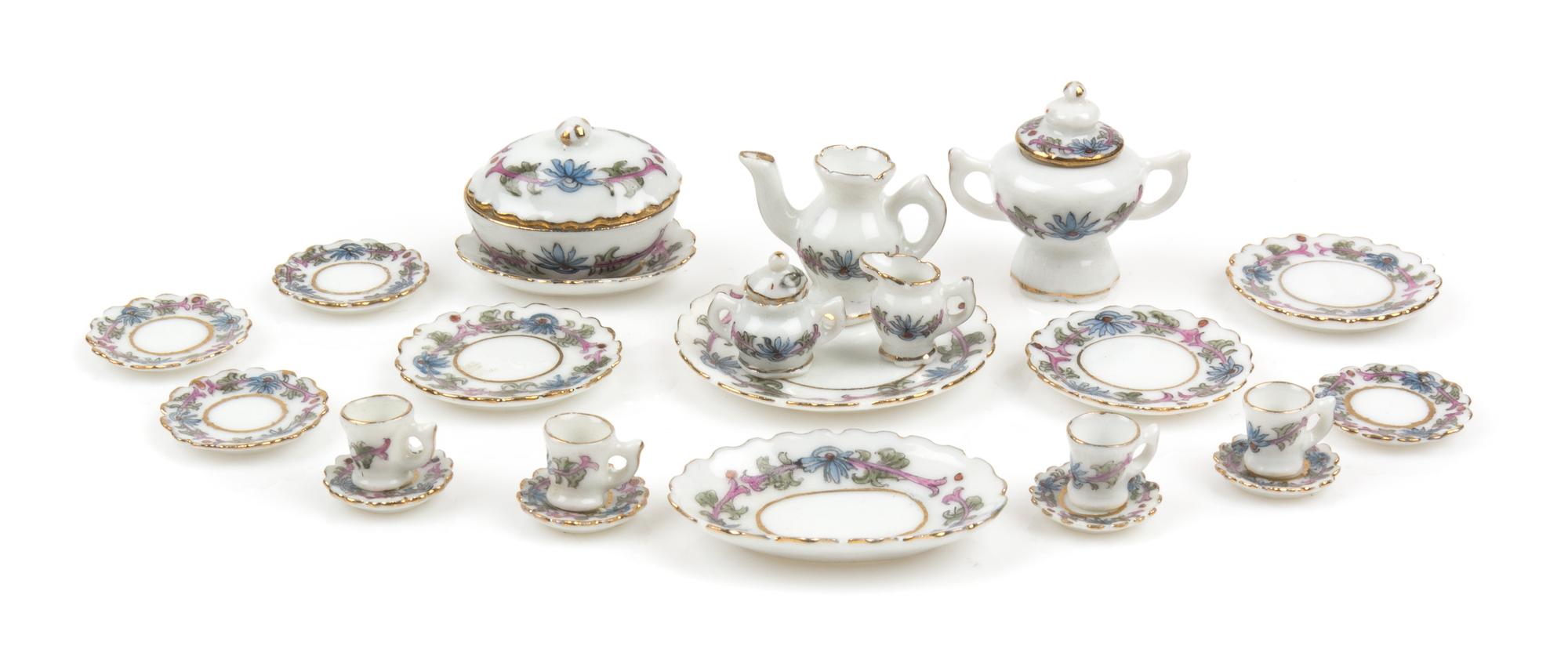 A Porcelain Dinner Service Diameter of circular platter 1 5/16 inches.