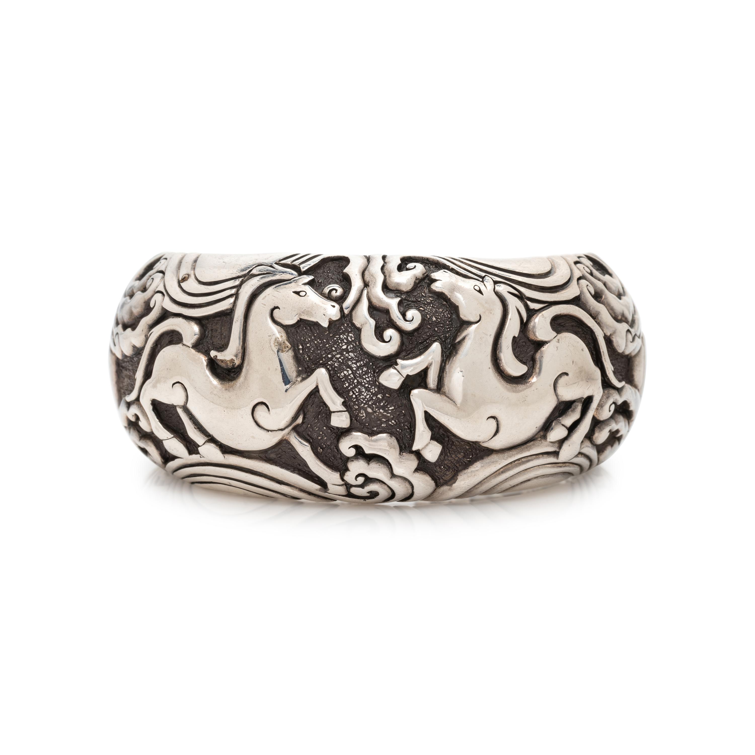 JOHN HARDY, STERLING SILVER HORSE CUFF