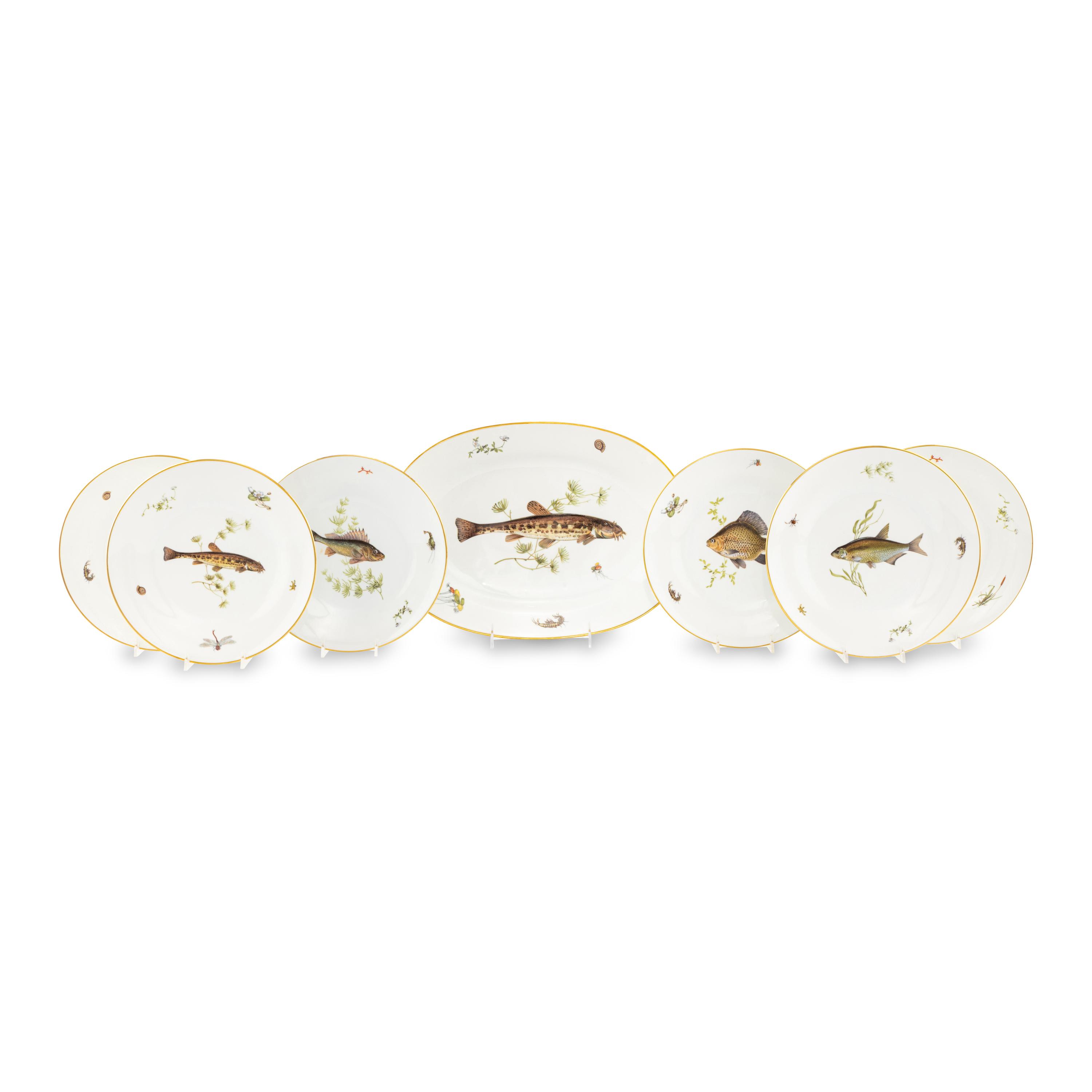 A Richard Ginori Quenelle Porcelain Fish Service