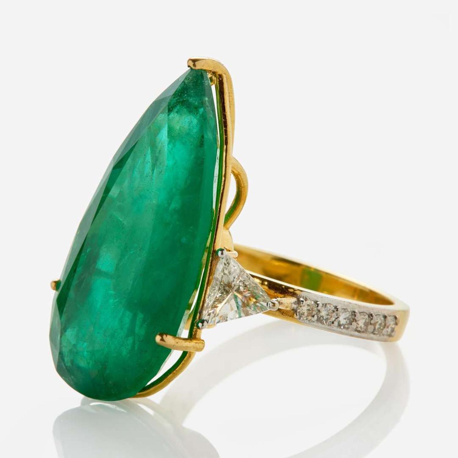 An 18K Yellow Gold, Emerald, and Diamond Ring